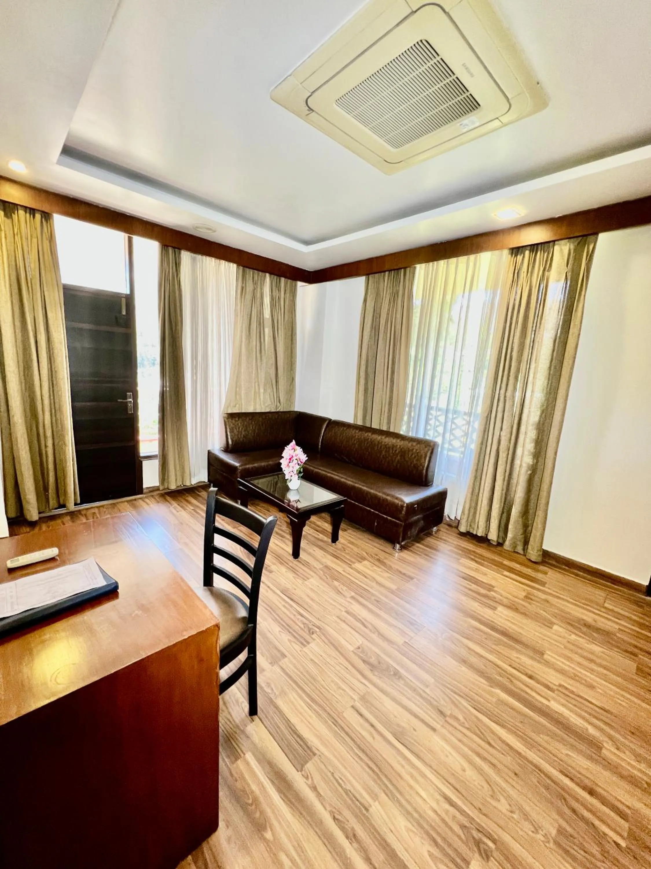 Seating area in Sea Hawk - Luxury Hill Resort 4 mins from Bhimtal Lake