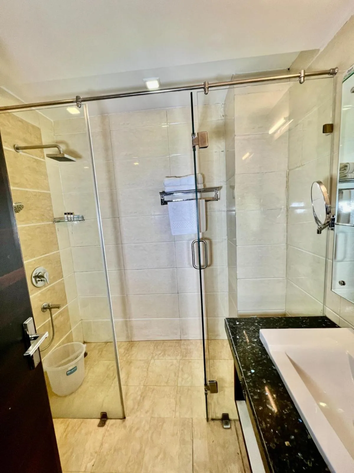 Bathroom in Sea Hawk - Luxury Hill Resort 4 mins from Bhimtal Lake