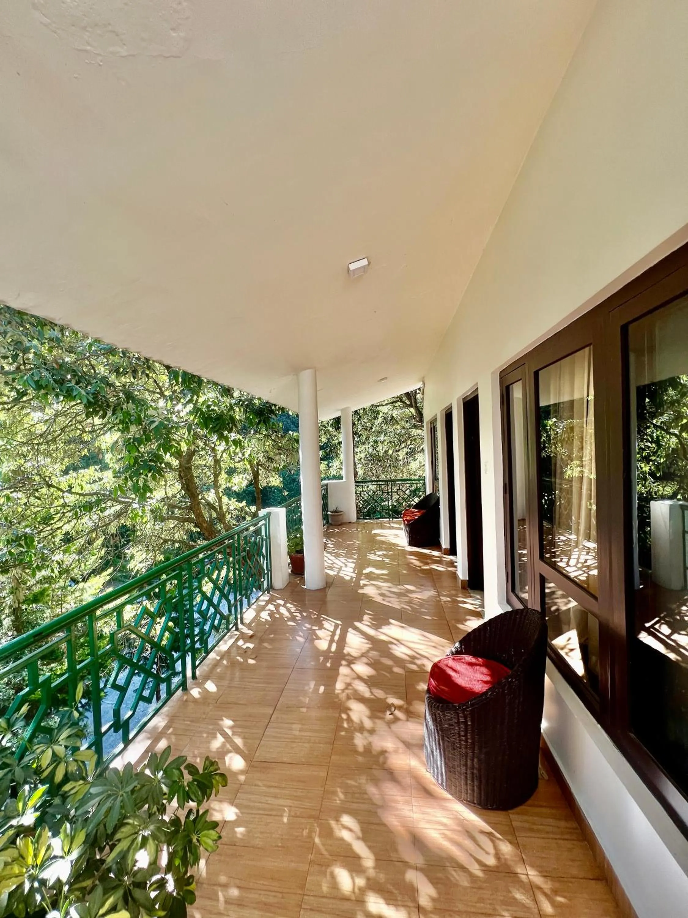 Balcony/Terrace in Sea Hawk - Luxury Hill Resort 4 mins from Bhimtal Lake