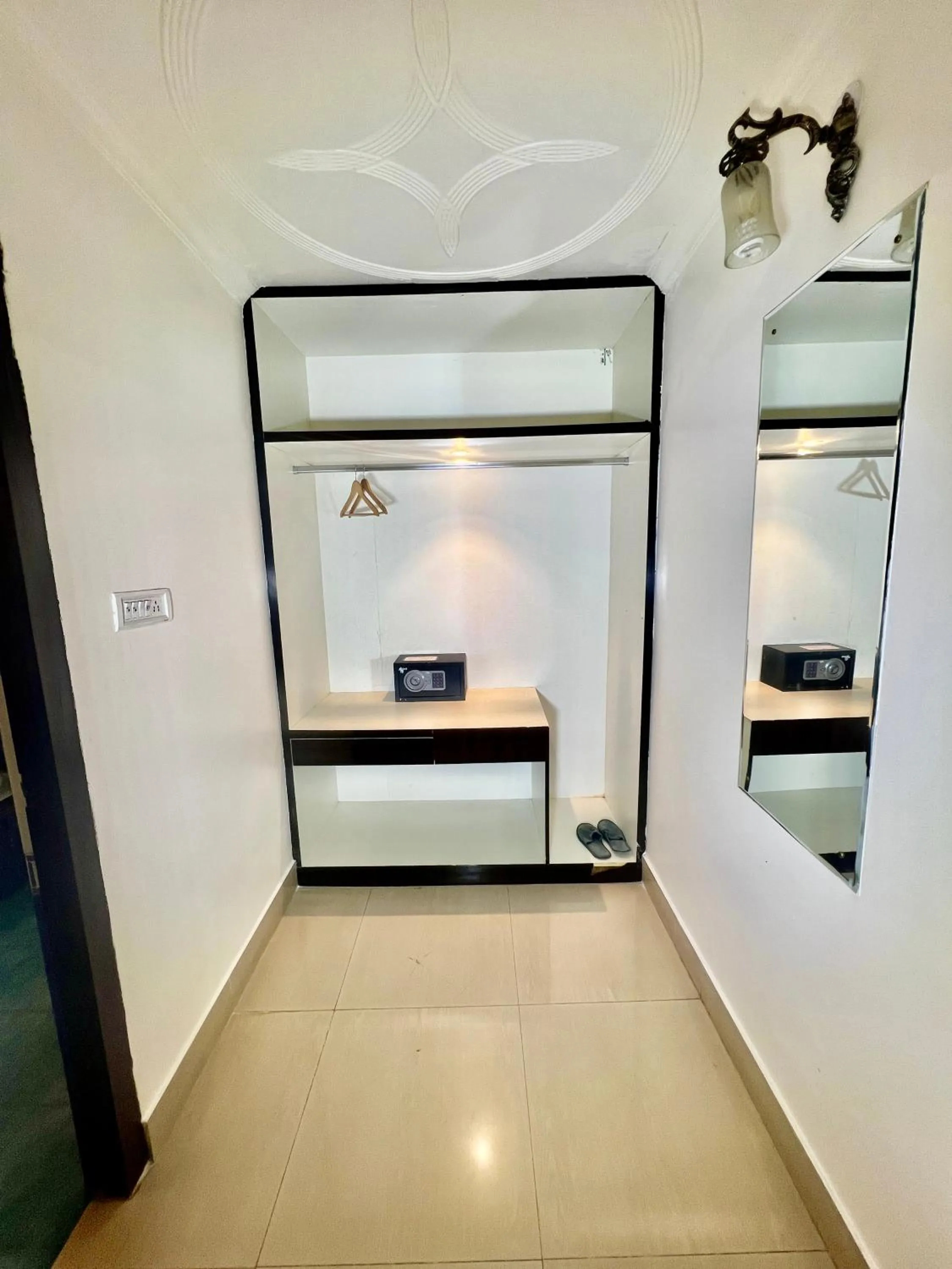 safe in Sea Hawk - Luxury Hill Resort 4 mins from Bhimtal Lake