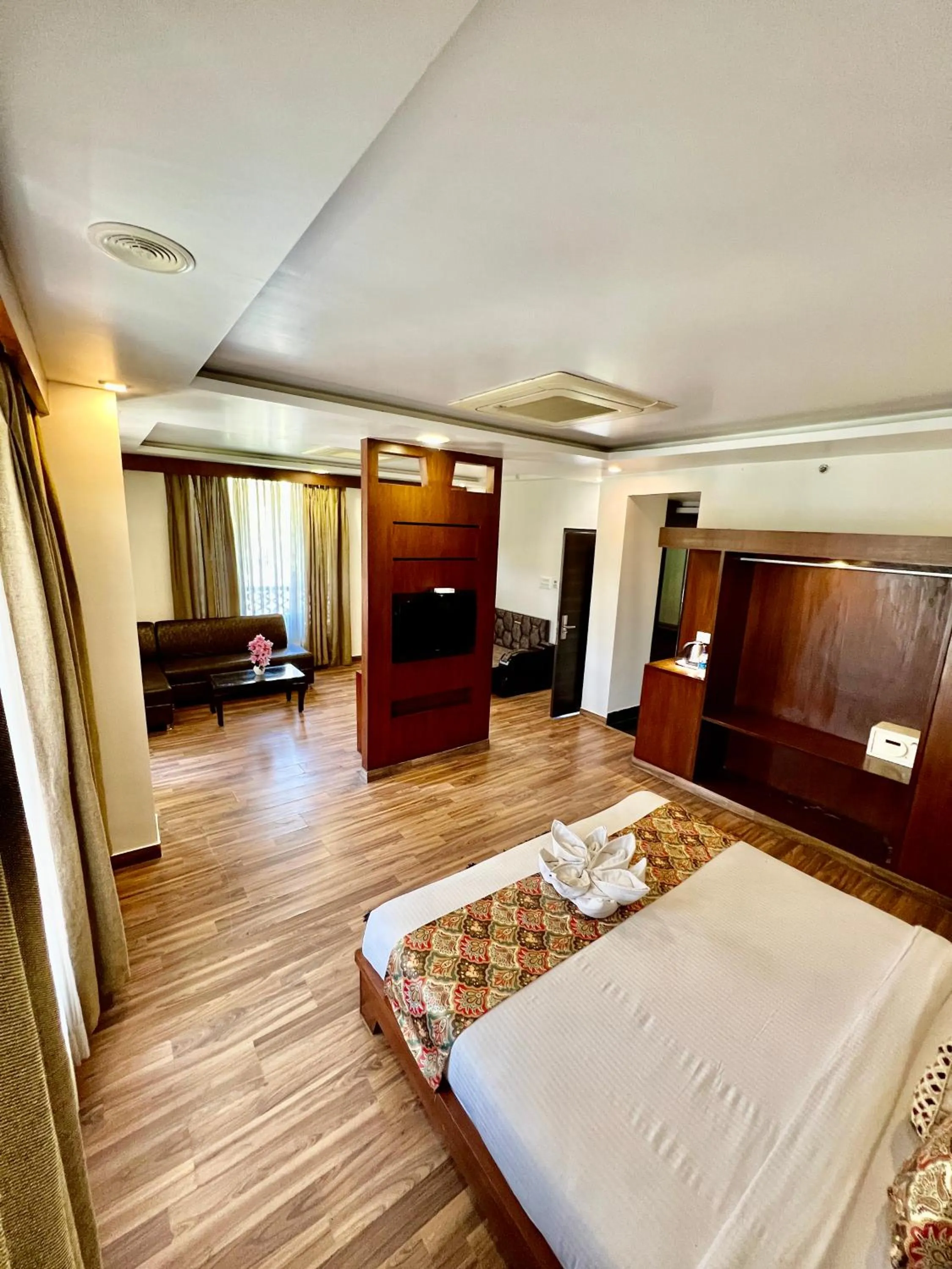 Photo of the whole room, Bed in Sea Hawk - Luxury Hill Resort 4 mins from Bhimtal Lake