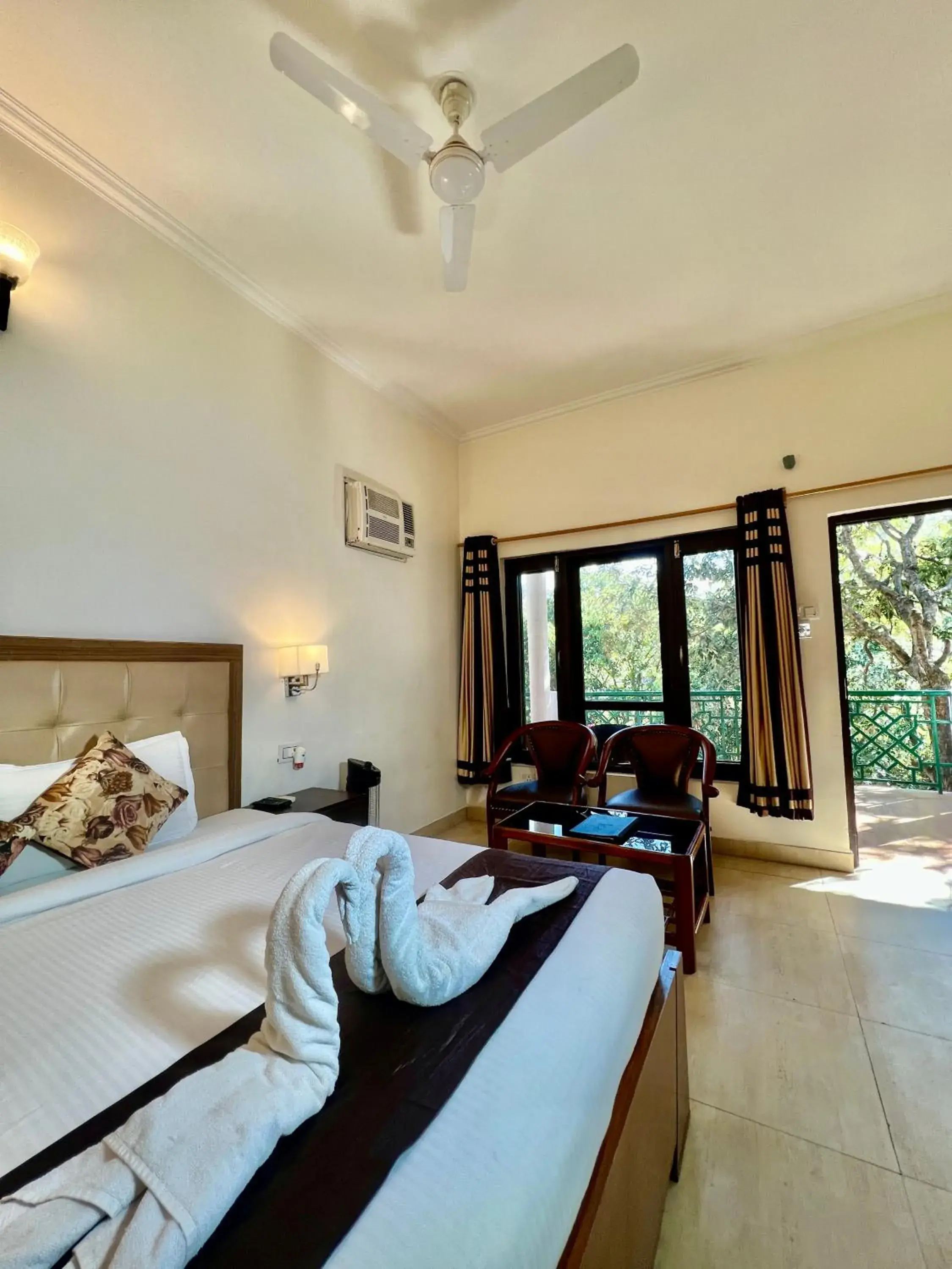 Deluxe Double Room in Sea Hawk - Luxury Hill Resort 4 mins from Bhimtal Lake Deluxe Double Room in Sea Hawk - Luxury Hill Resort 4 mins from Bhimtal Lake