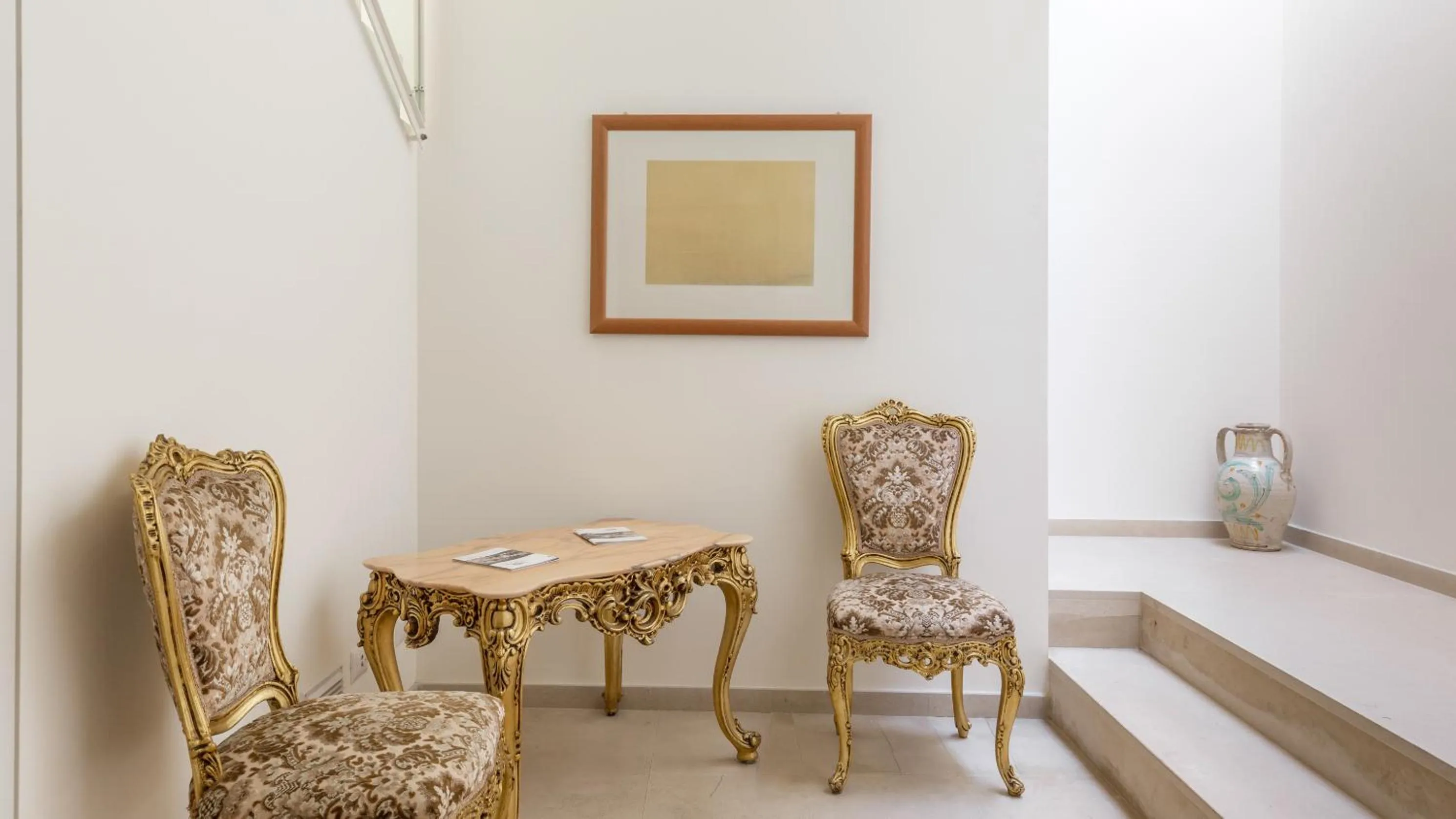 Decorative detail in Scicli Albergo Diffuso