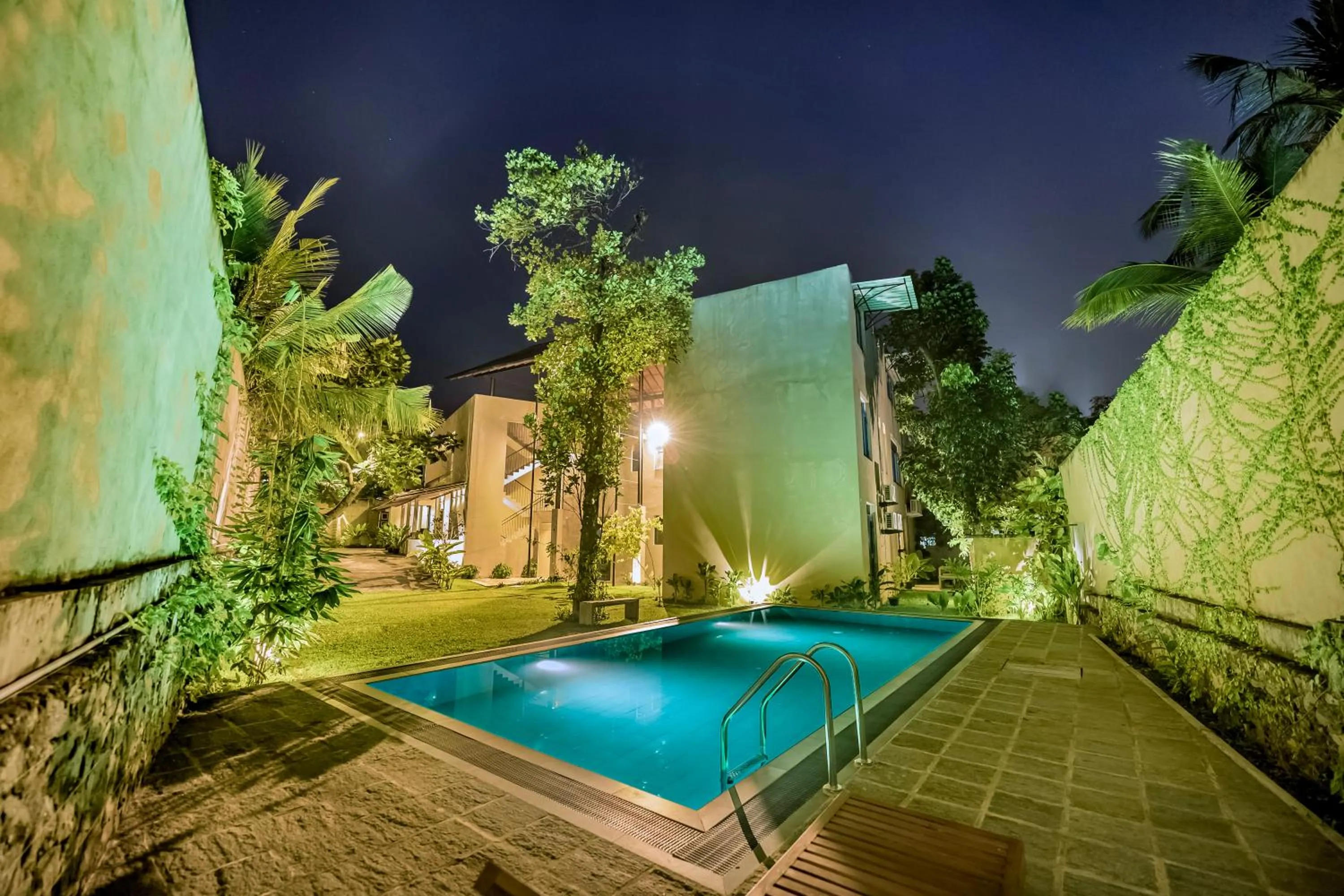 Pool view in Urchin Unawatuna