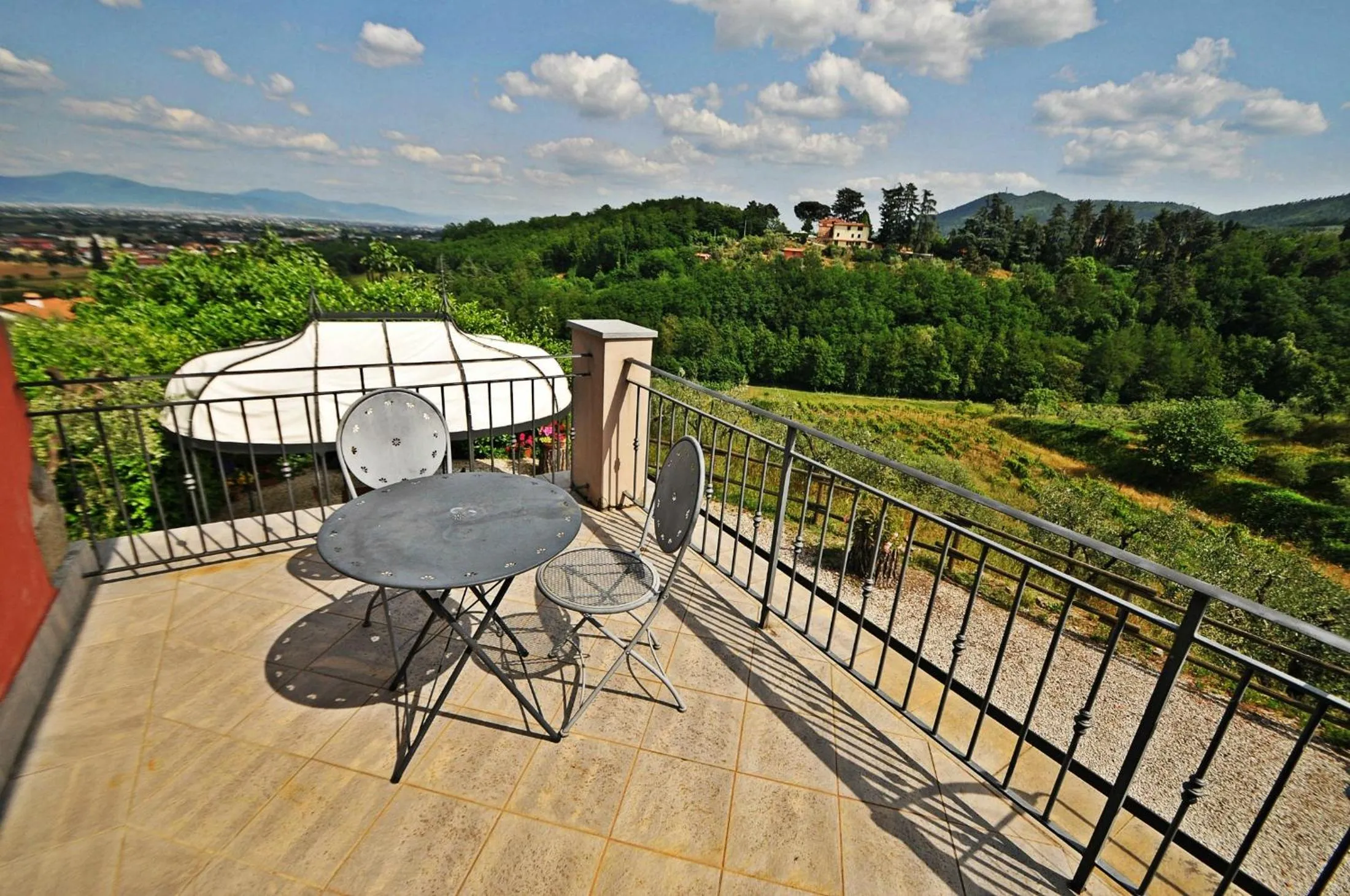 Balcony/Terrace in Olivia B&B and Apartment