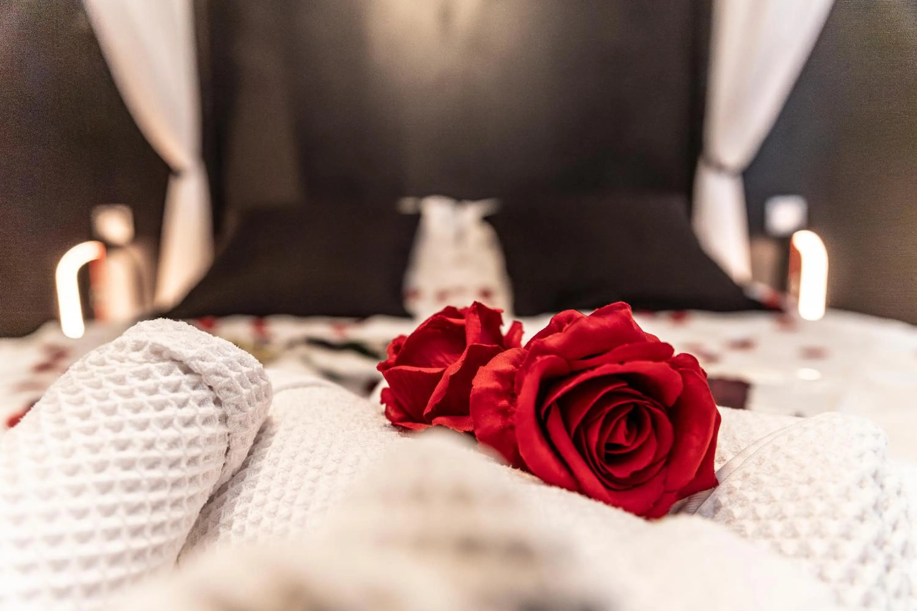 Bedroom, Bed in Gite & Spa Privatif Glam'88 - Vosges