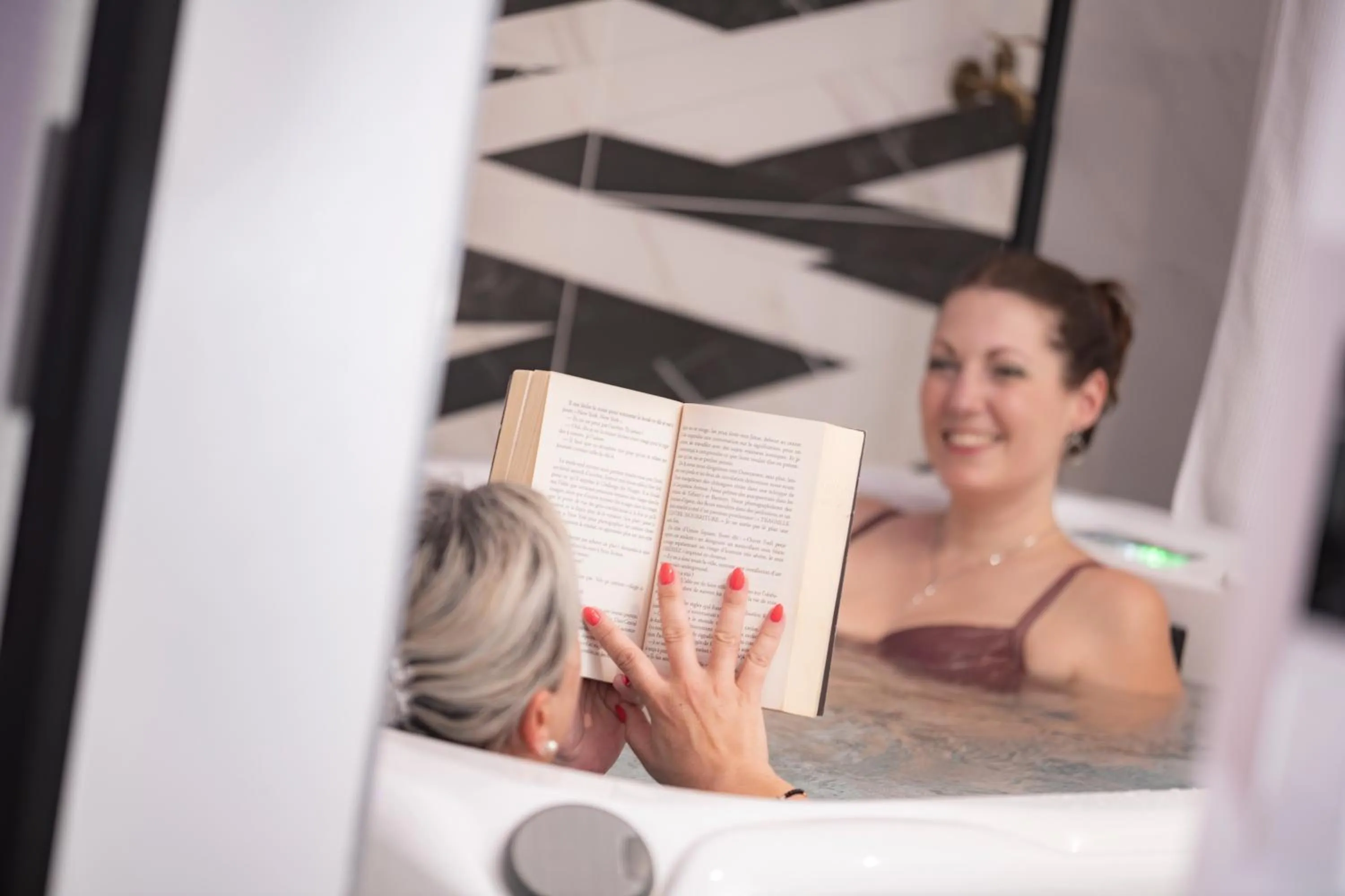 Hot Tub in Gite & Spa Privatif Glam'88 - Vosges