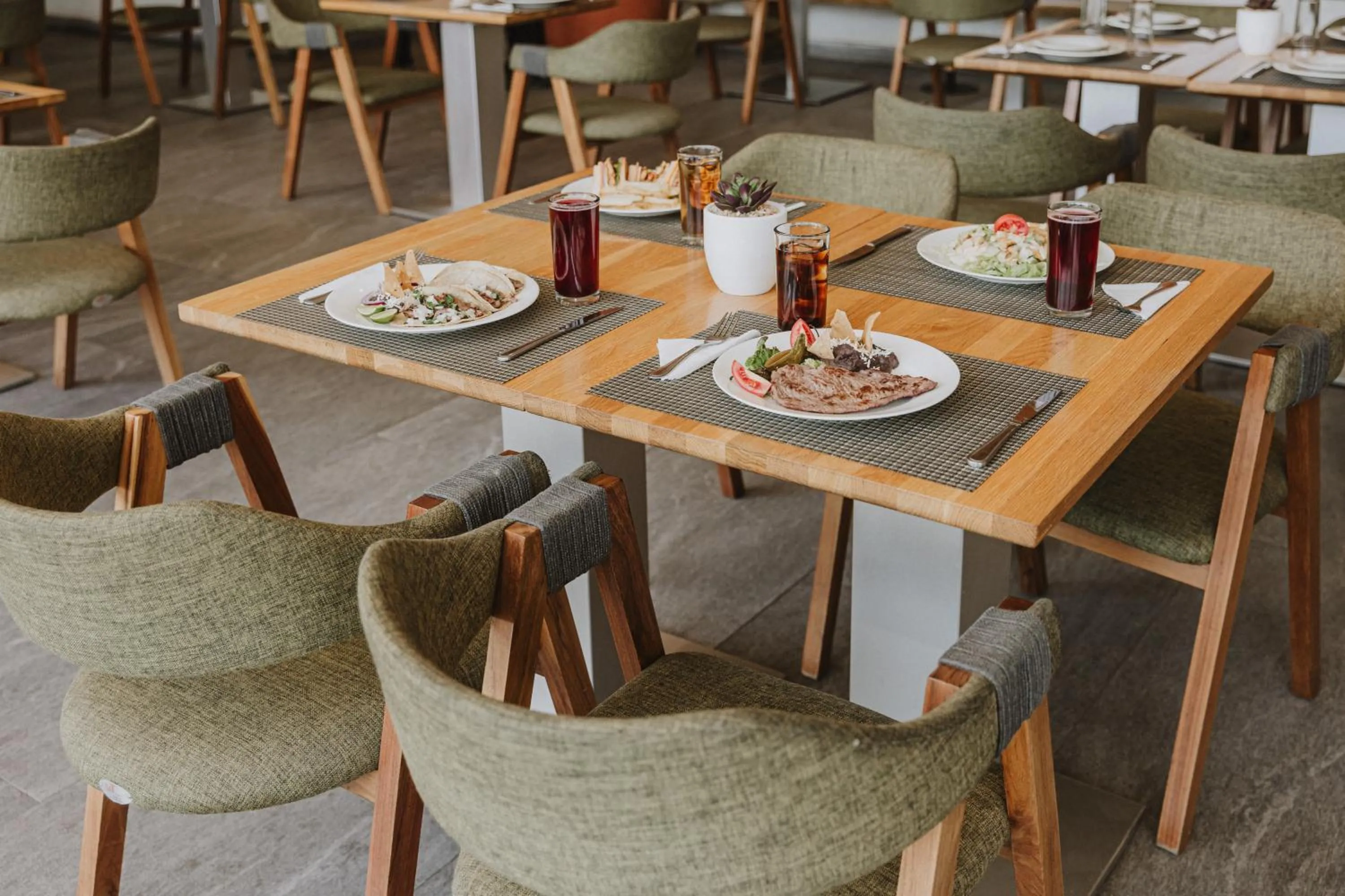 Restaurant/places to eat in Hotel México Plaza Querétaro