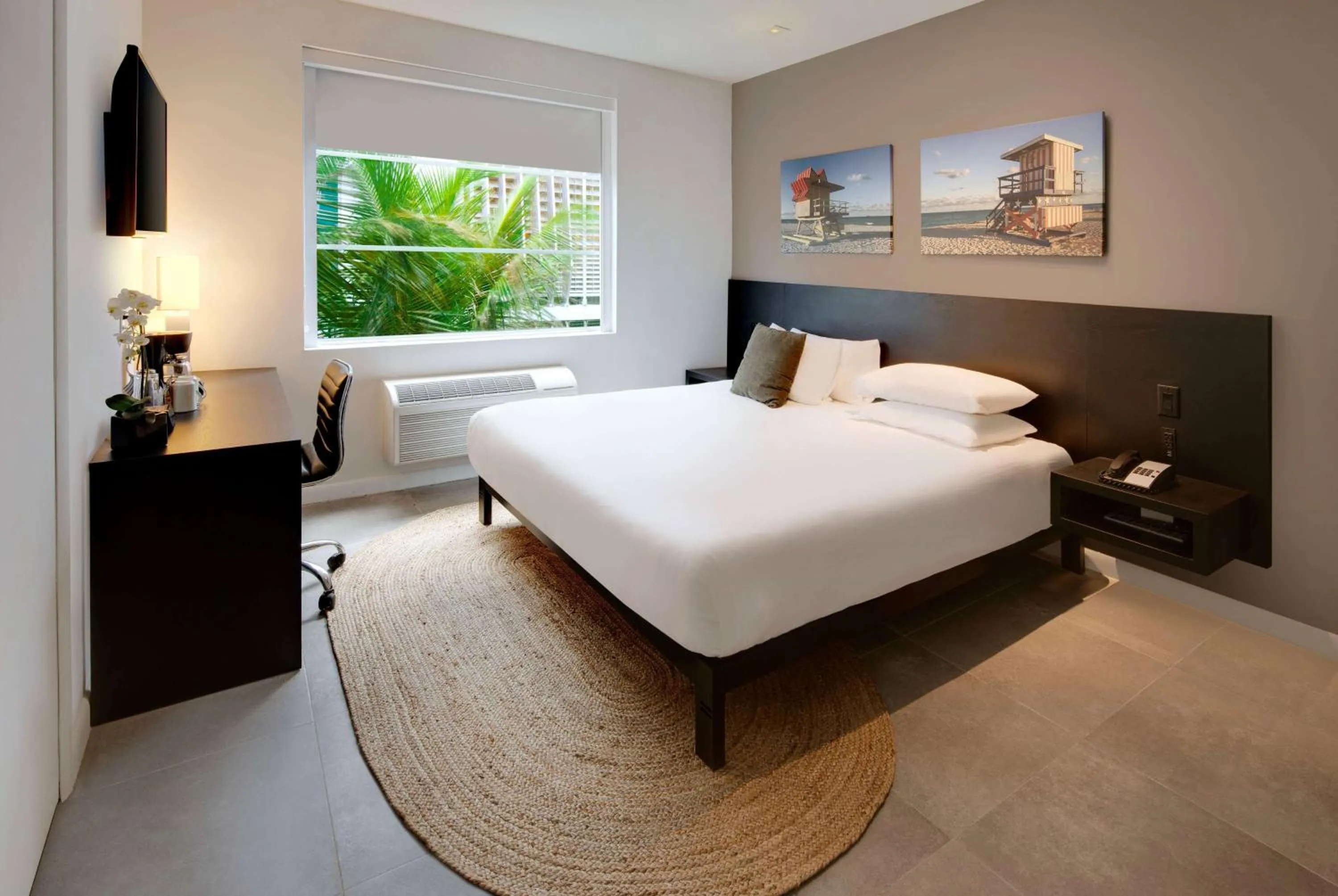 Photo of the whole room, Bed in MB Hotel, Trademark Collection by Wyndham