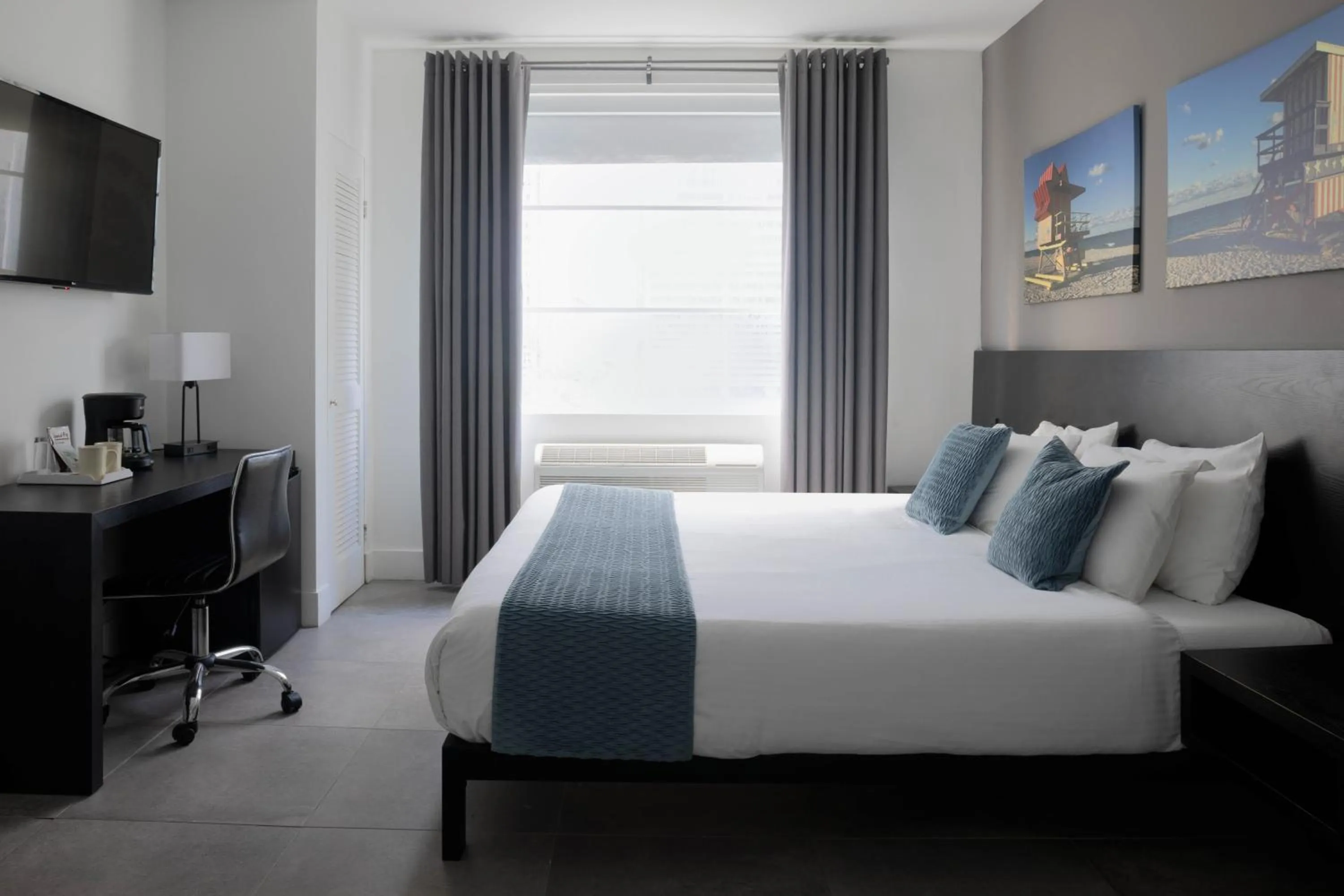 Bedroom, Bed in MB Hotel, Trademark Collection by Wyndham