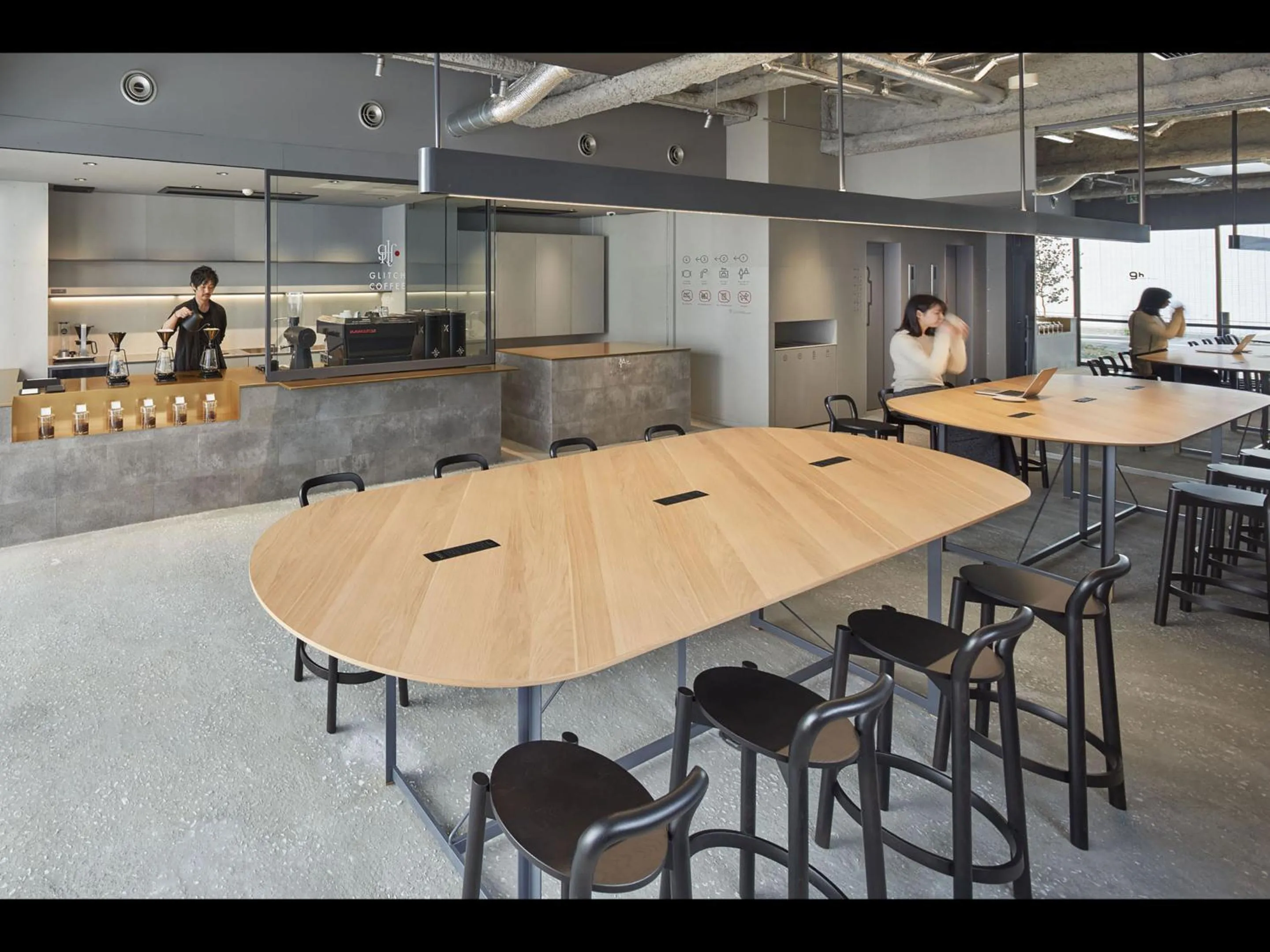 Lounge or bar in 9h nine hours Nagoya station