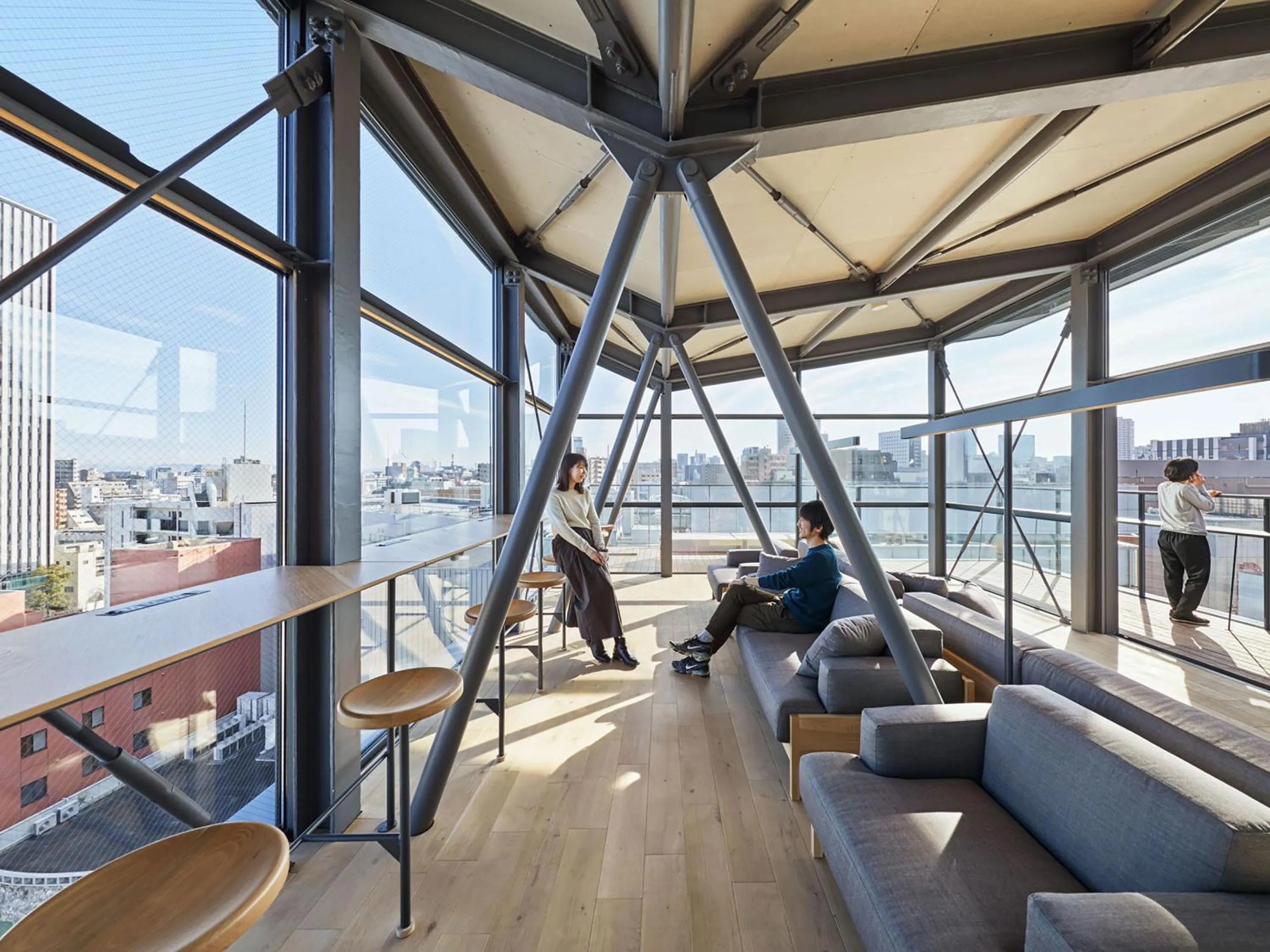 Lounge or bar in 9h nine hours Nagoya station