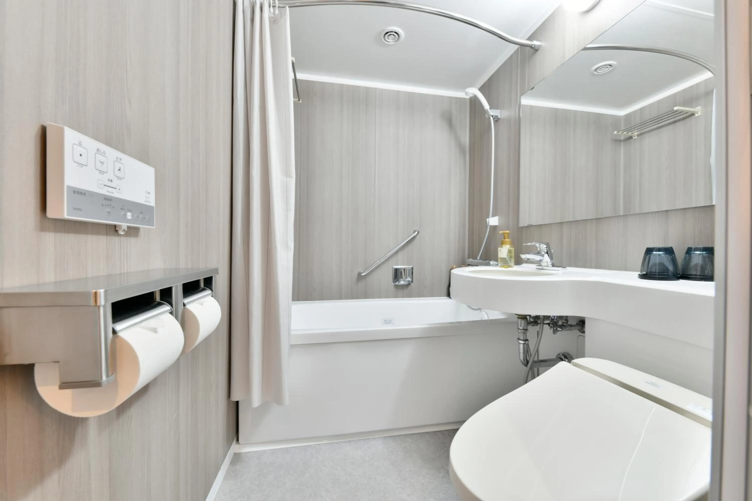 Toilet in Vessel Inn Keisei Tsudanuma Ekimae