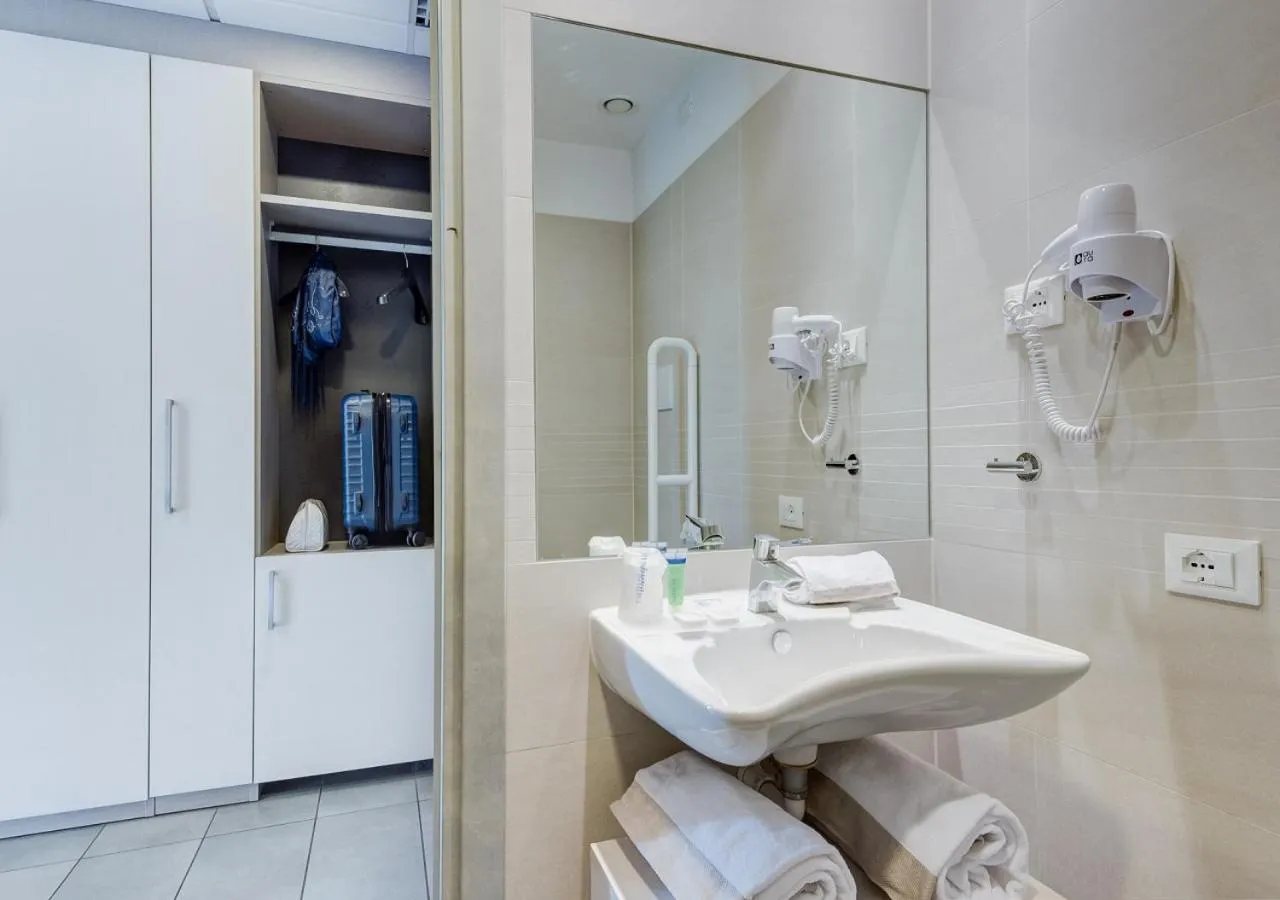 Shower in Camplus Bononia Casa per Ferie