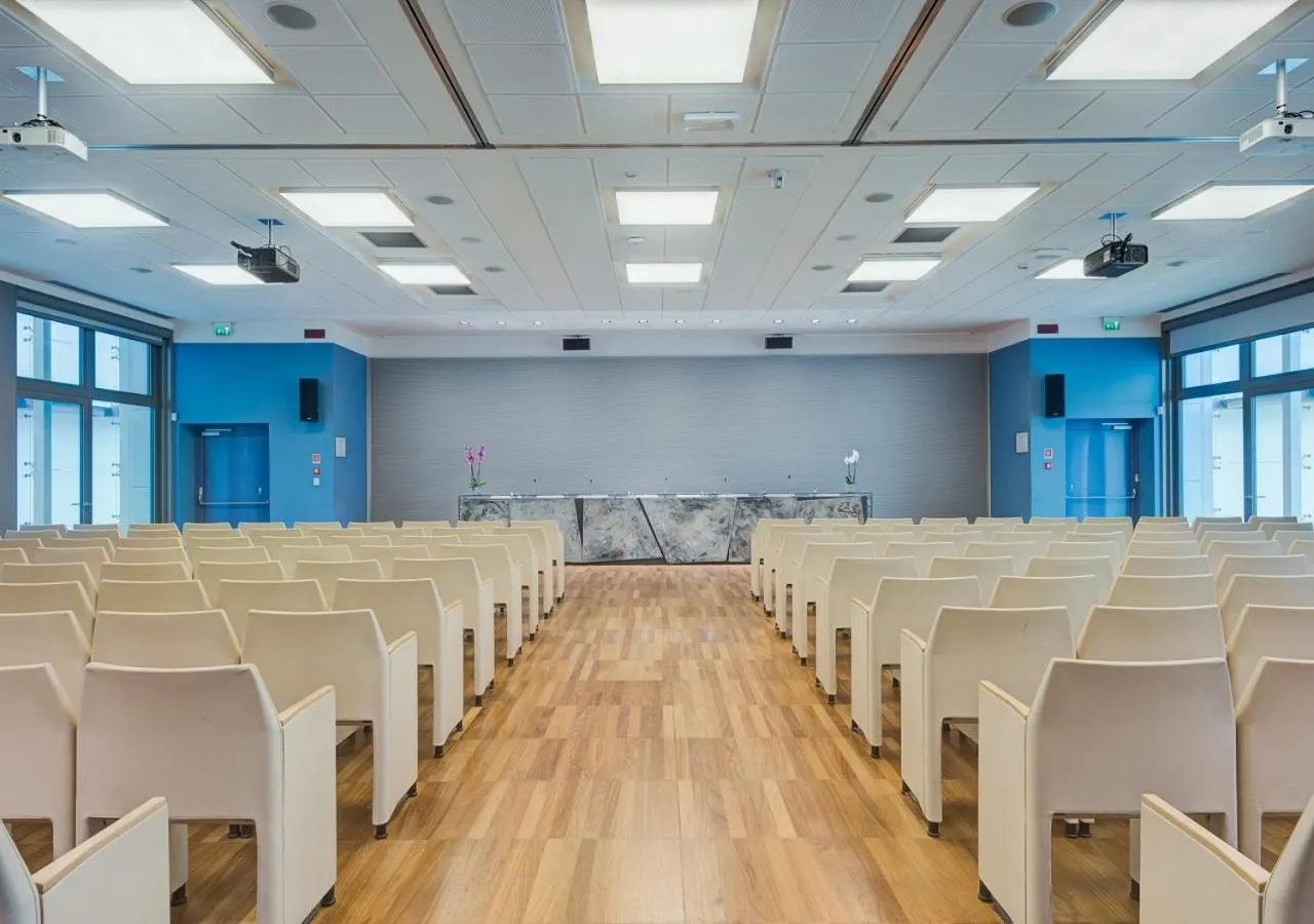 Business facilities in Camplus Bononia Casa per Ferie