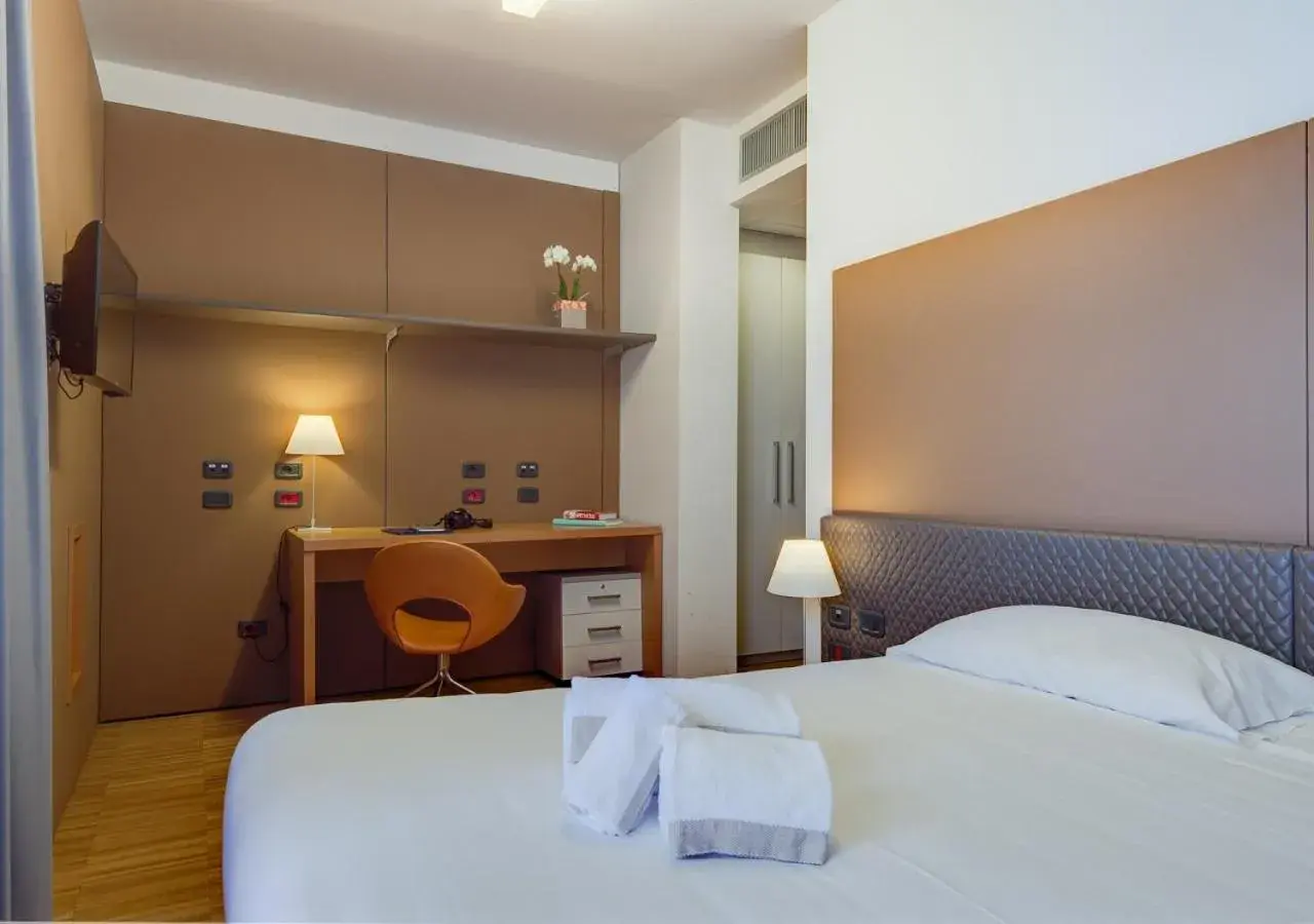 Standard Double or Twin Room in Camplus Bononia Casa per Ferie Standard Double or Twin Room in Camplus Bononia Casa per Ferie