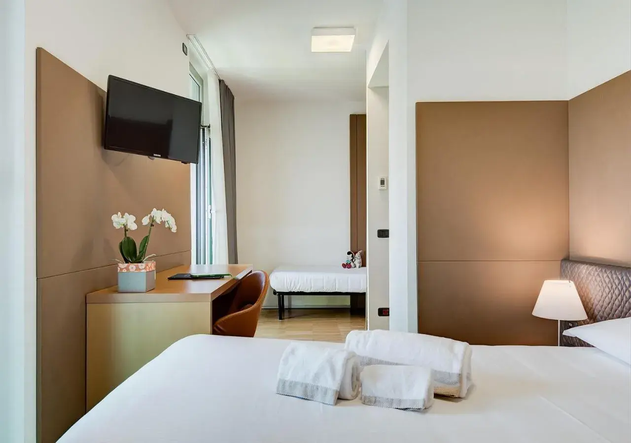 Standard Triple Room in Camplus Bononia Casa per Ferie Standard Triple Room in Camplus Bononia Casa per Ferie