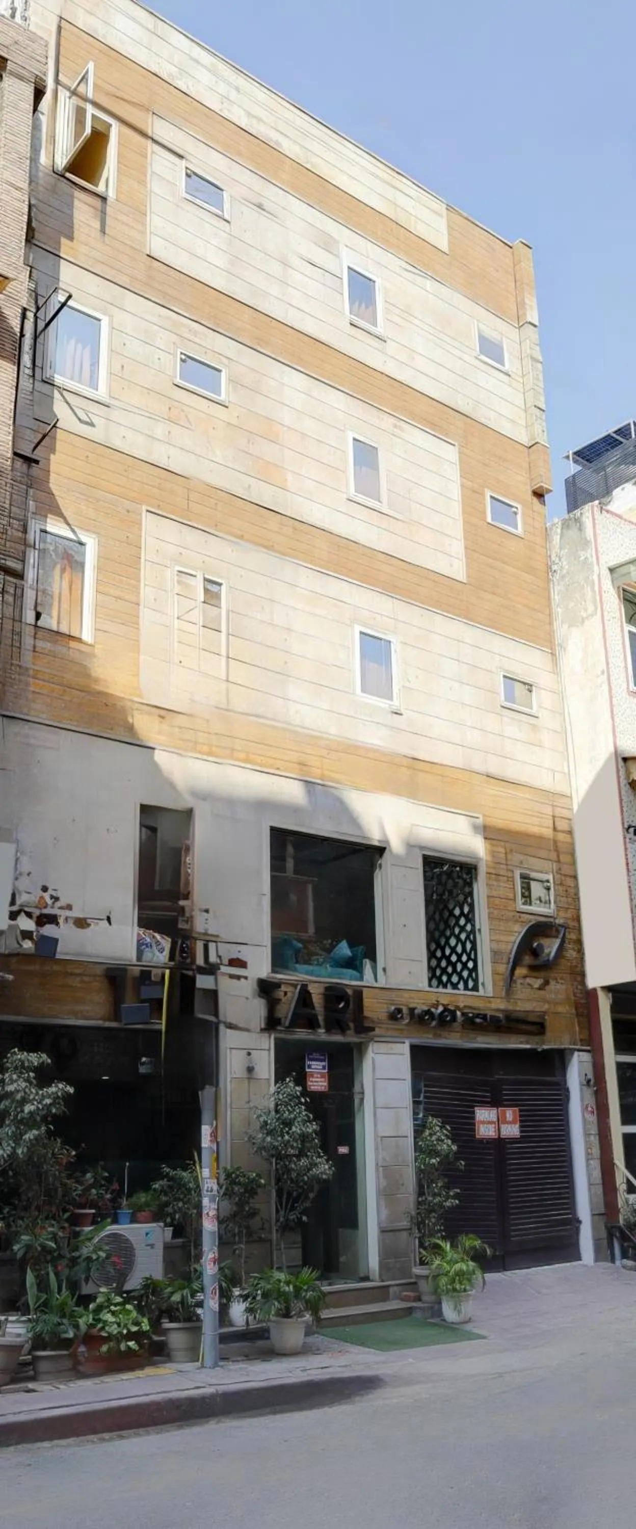 Facade/entrance in The Pearl- A Royal Residency