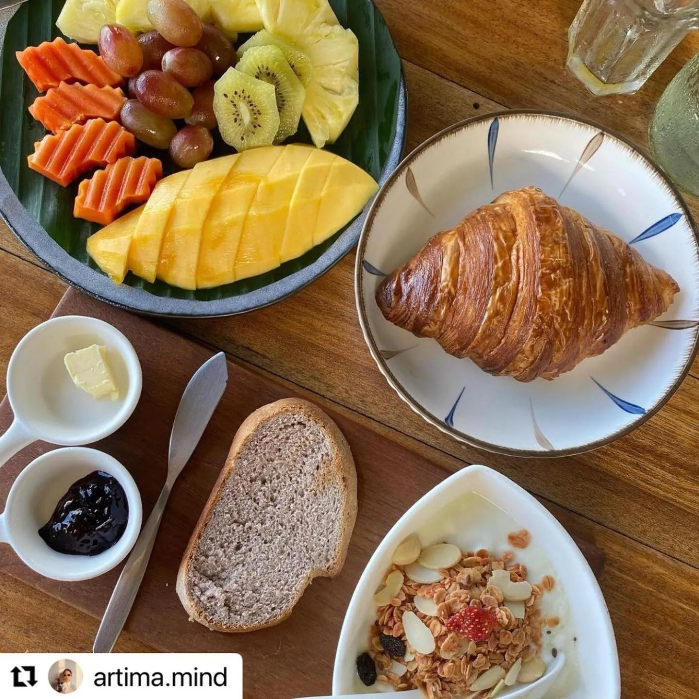 Restaurant/places to eat in Little Moon Villa