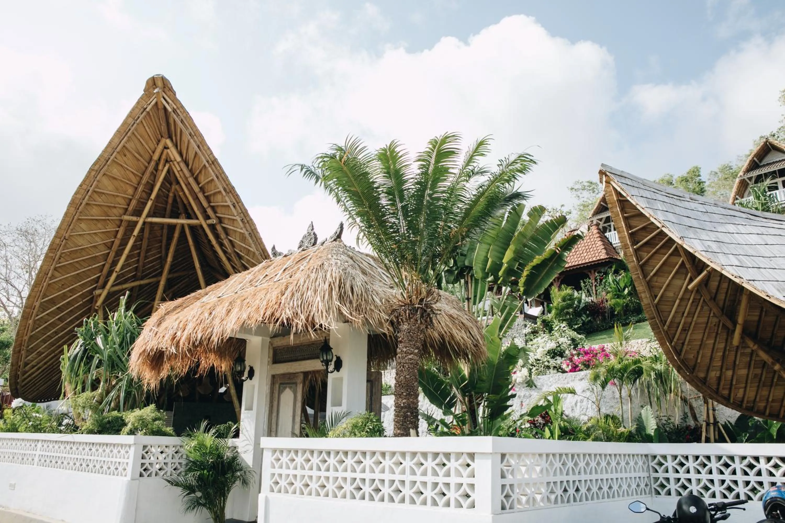 Restaurant/places to eat in White Tortoise Eco Villa's