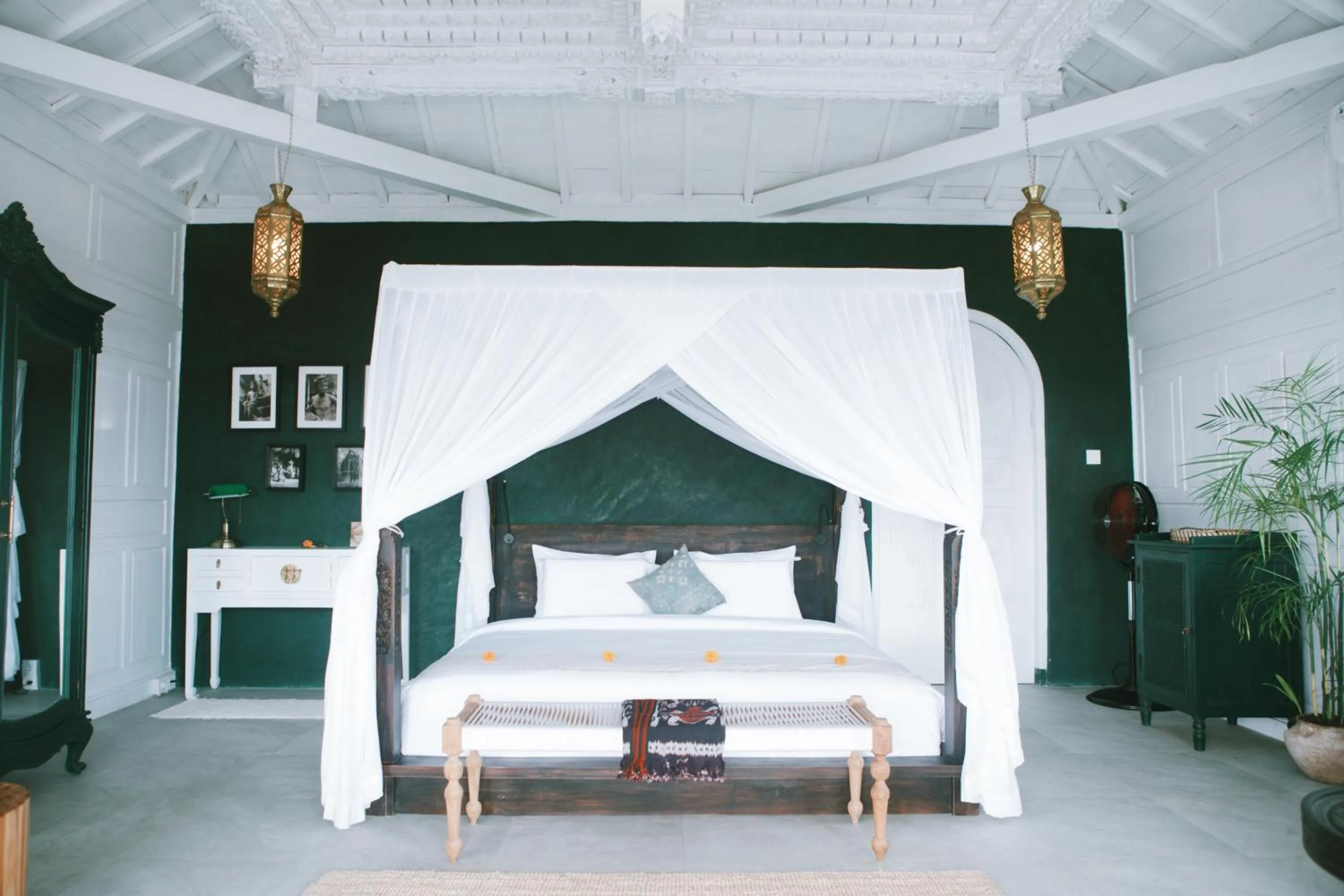 Bed in White Tortoise Eco Villa's