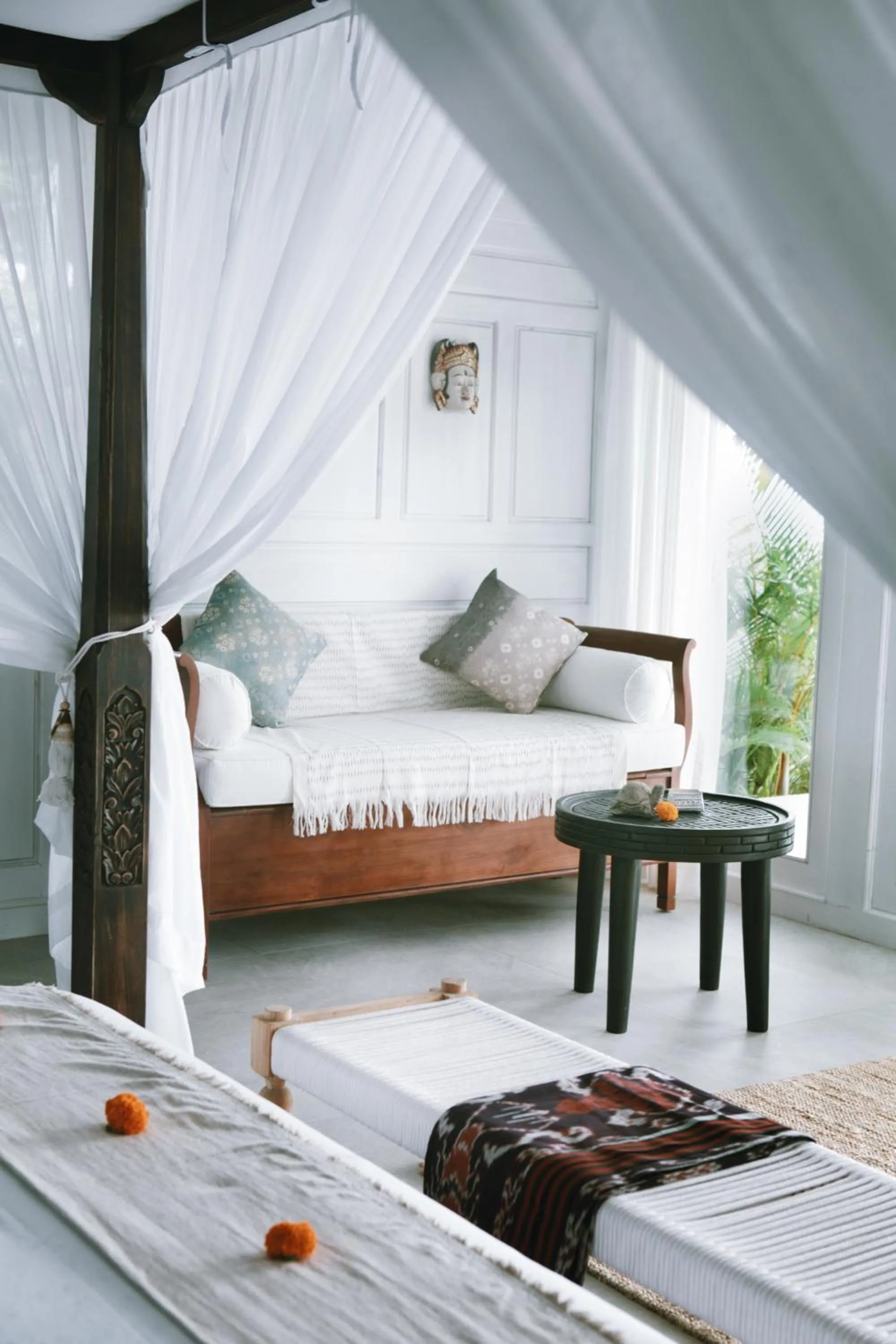 Seating area, Bed in White Tortoise Eco Villa's