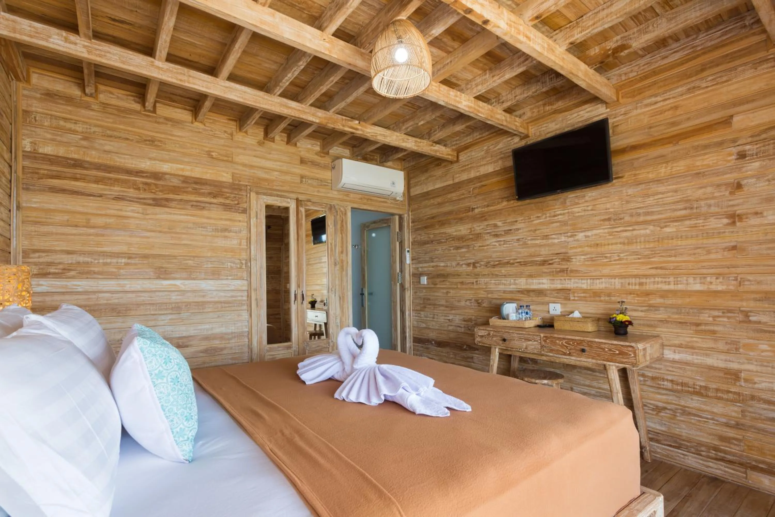 TV and multimedia, Bed in The Dewi Sun Sun Nusa Penida