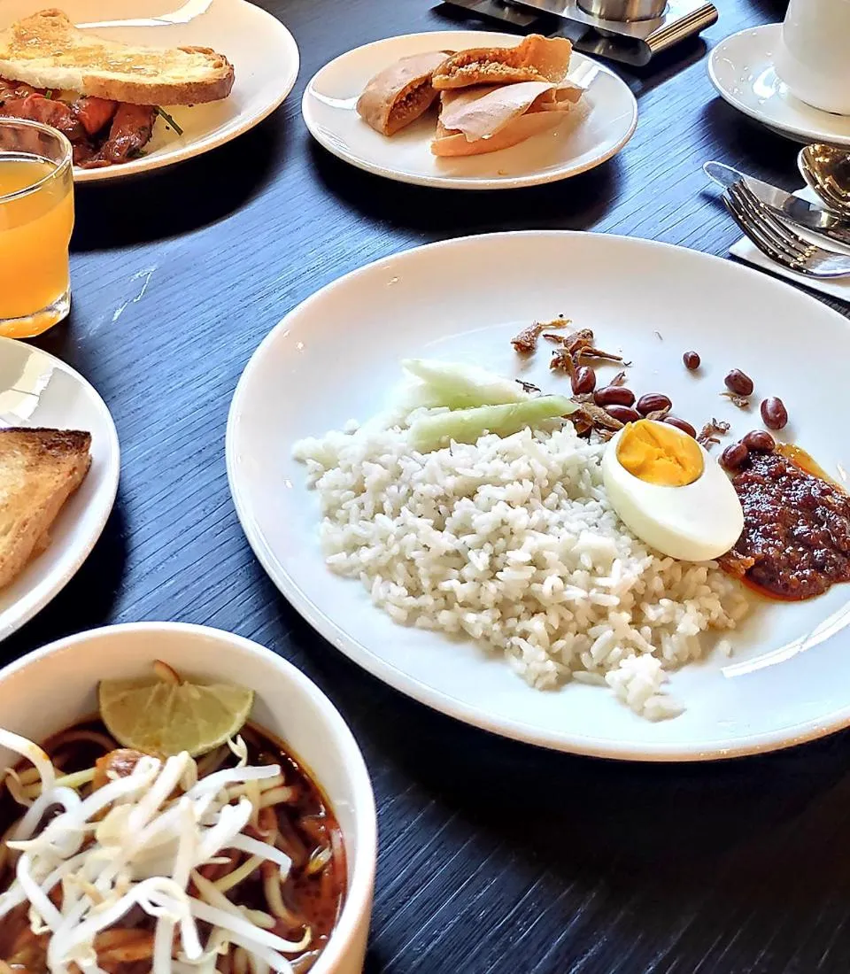 Food and drinks in Loop On Leith George Town Penang Hotel