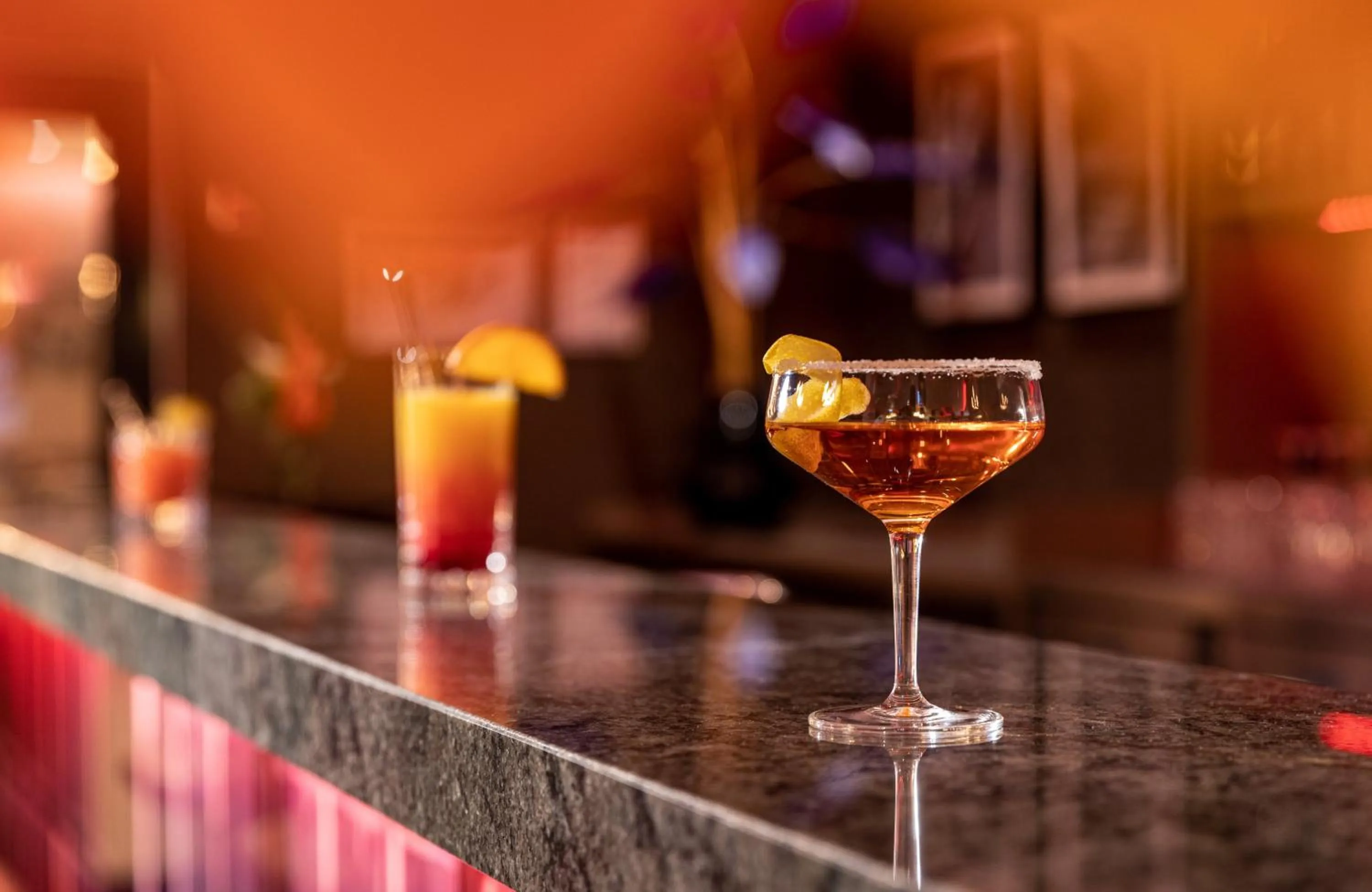 Lounge or bar in Leonardo Hotel Dortmund