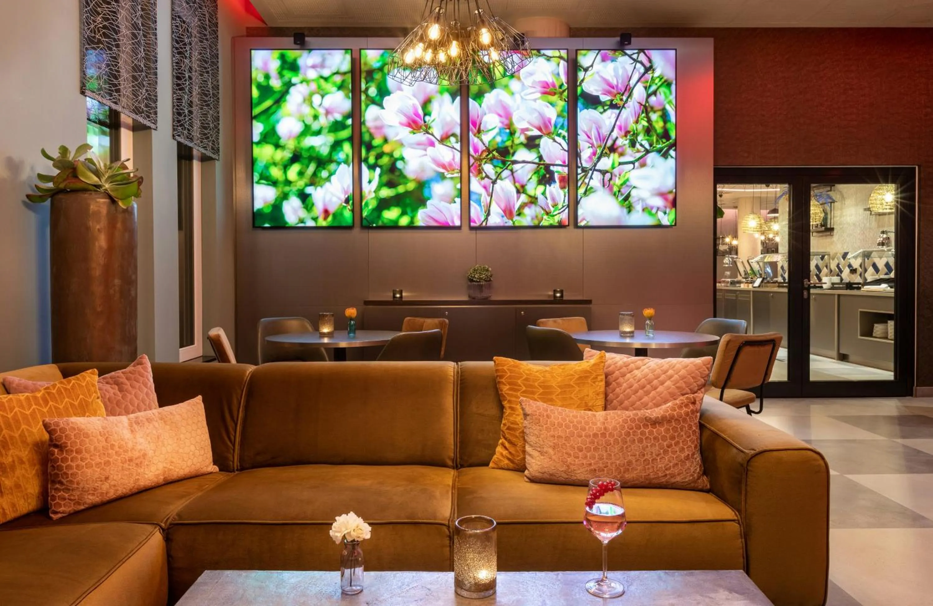 Lobby or reception in Leonardo Hotel Dortmund