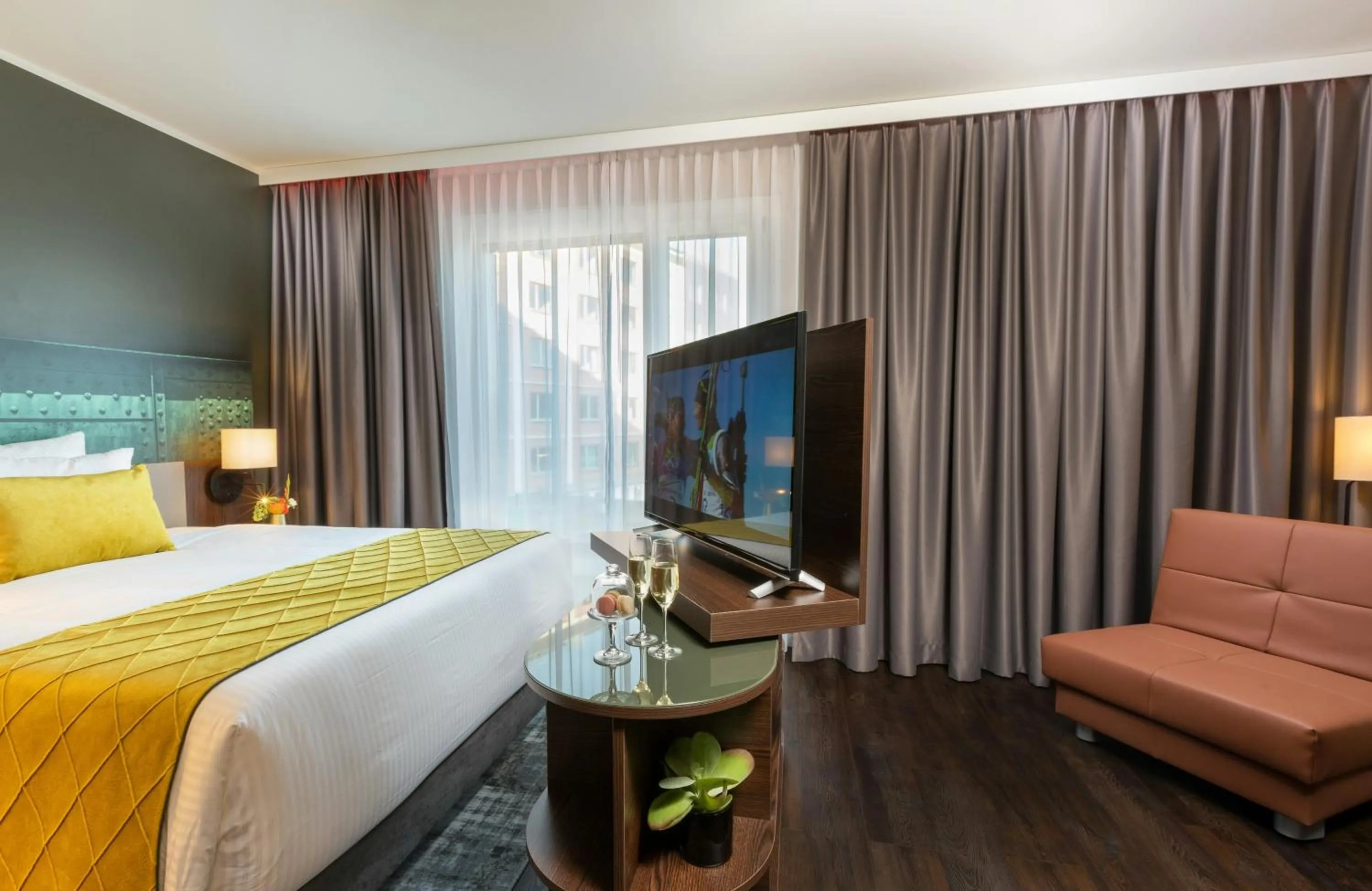 Photo of the whole room, Bed in Leonardo Hotel Dortmund