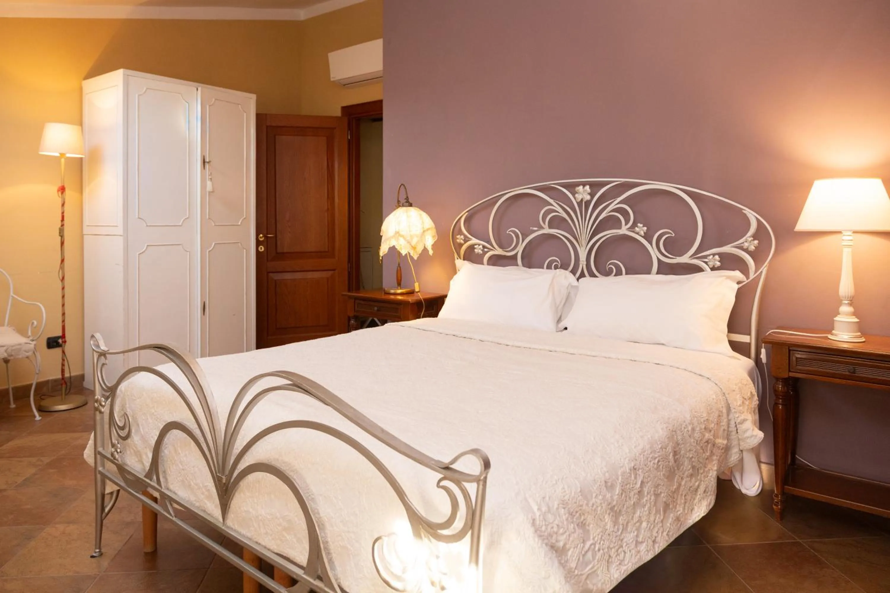Bed in Room & Breakfast La Dimora