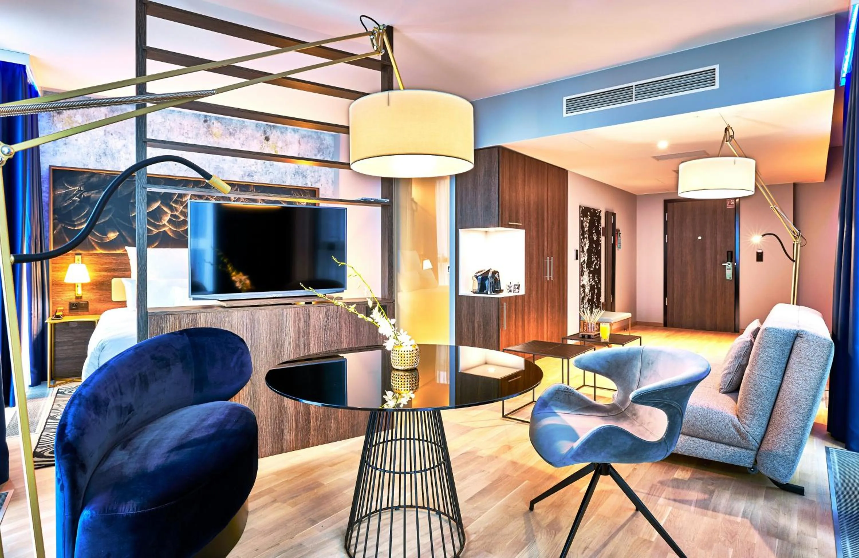 Photo of the whole room in NYX Hotel Warsaw by Leonardo Hotels