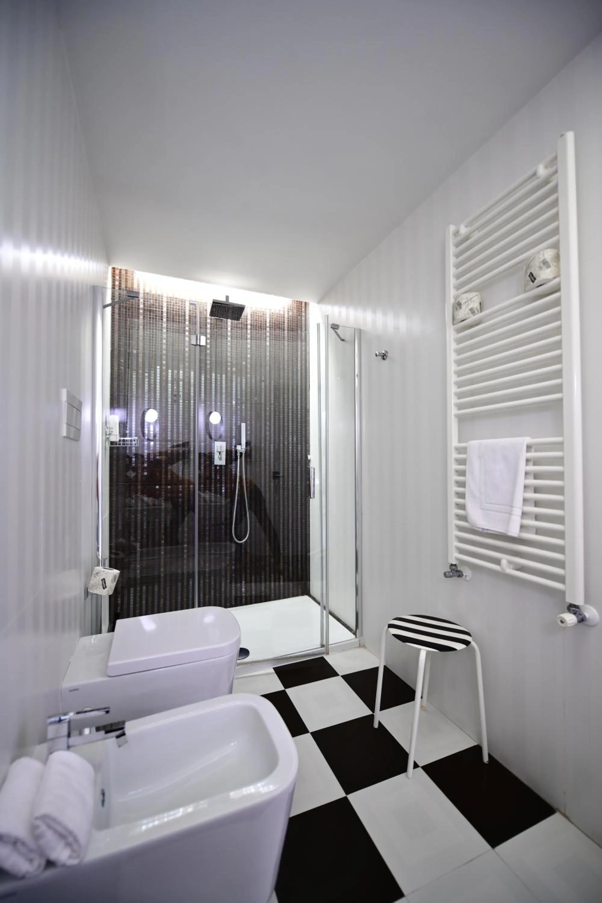 Bathroom, Bed in Hotel Royal Paestum
