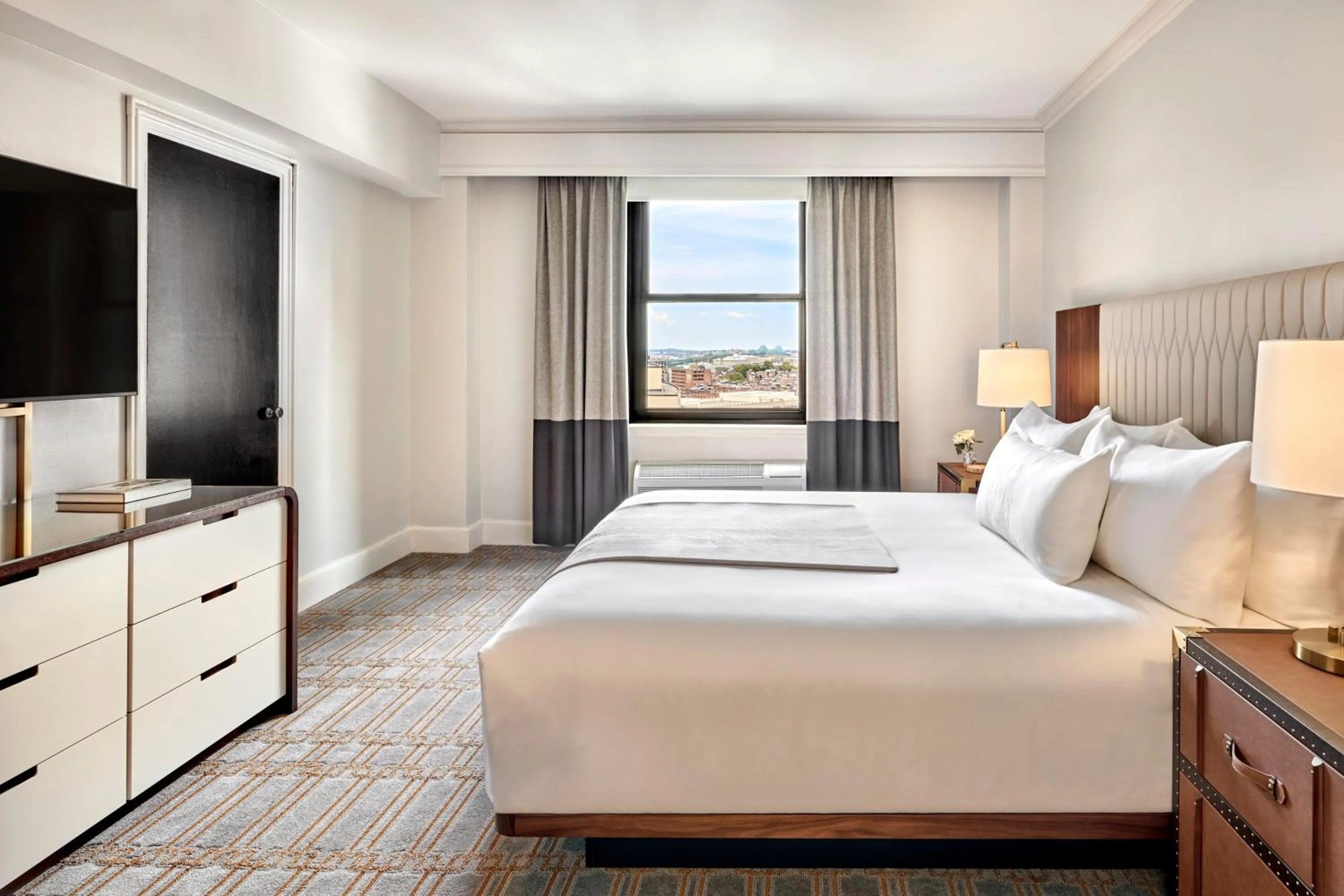 Photo of the whole room, Bed in Boston Omni Parker House Hotel