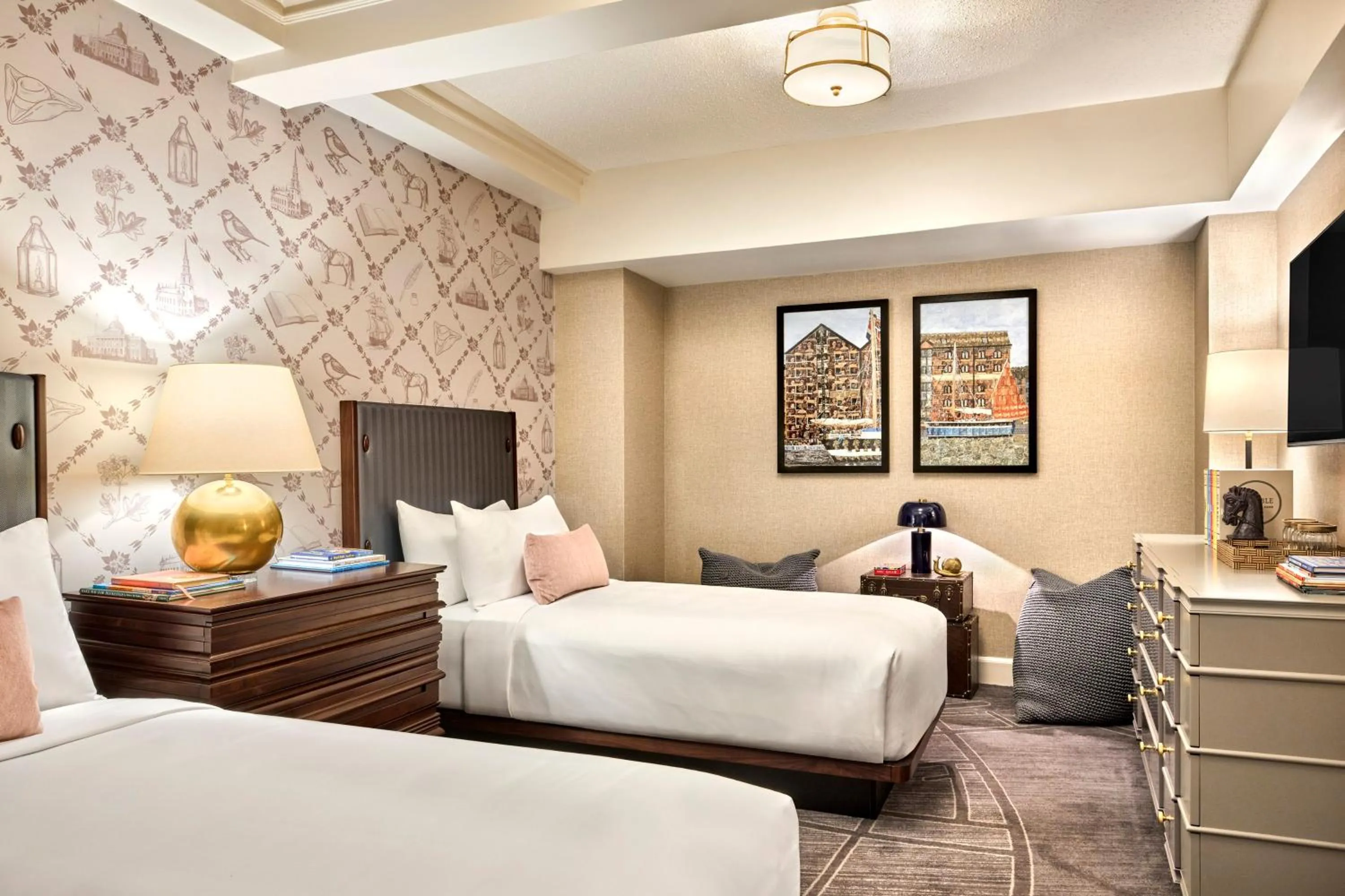 Photo of the whole room, Bed in Boston Omni Parker House Hotel