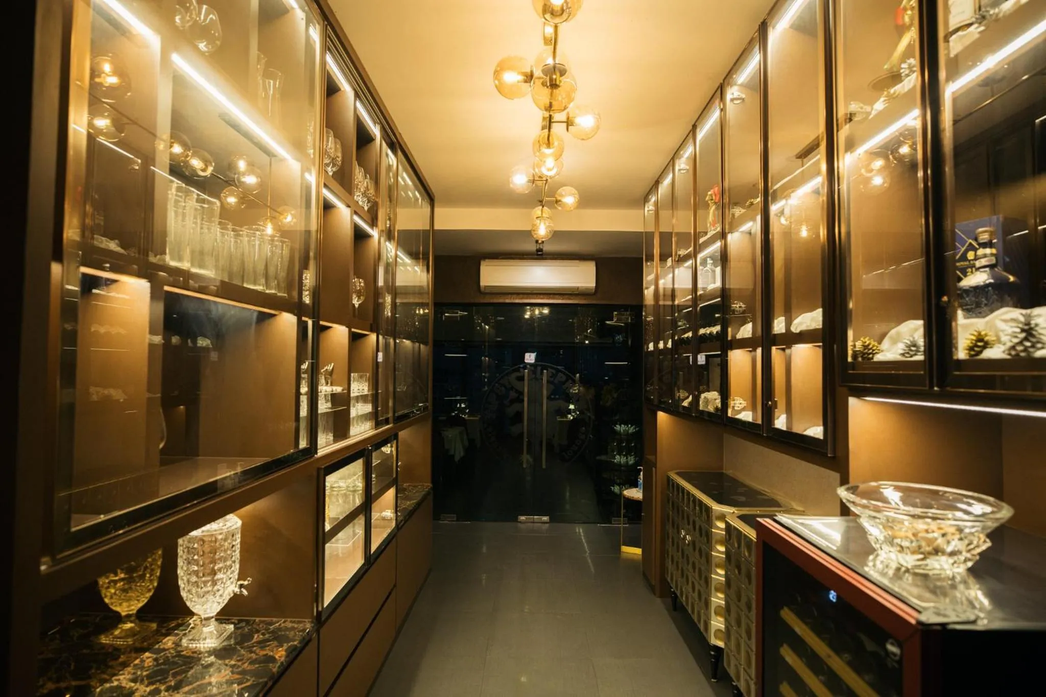 Lounge or bar in SureStay Hotel by Best Western Vientiane