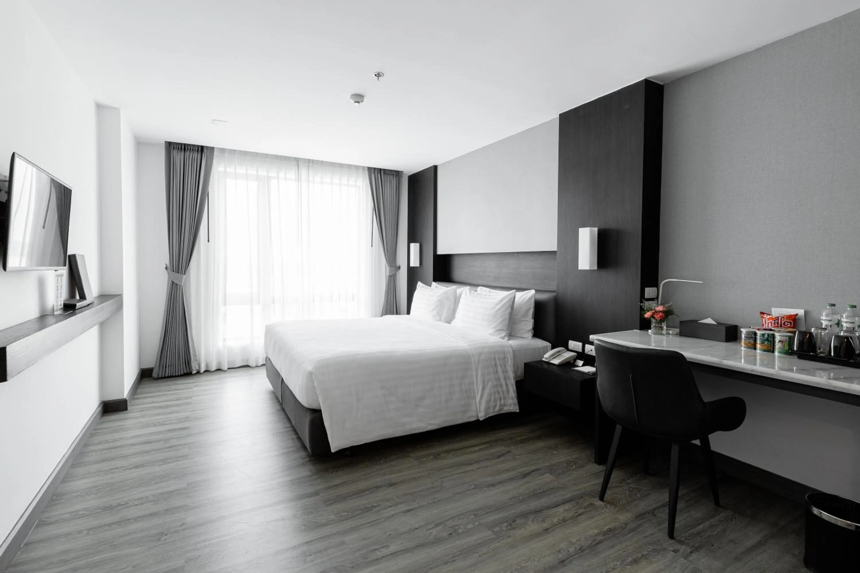 Bedroom, Bed in SureStay Hotel by Best Western Vientiane