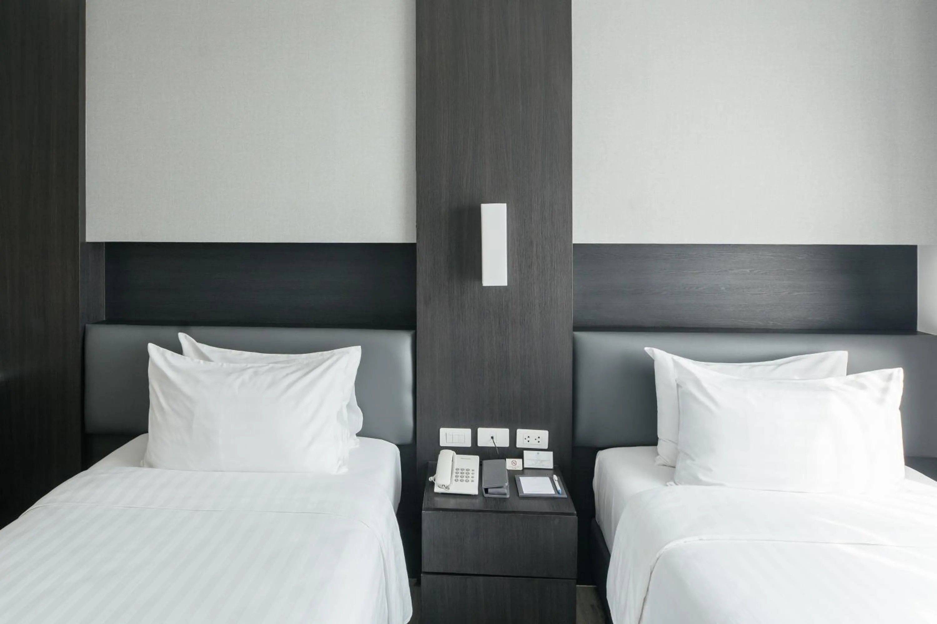 Bedroom, Bed in SureStay Hotel by Best Western Vientiane