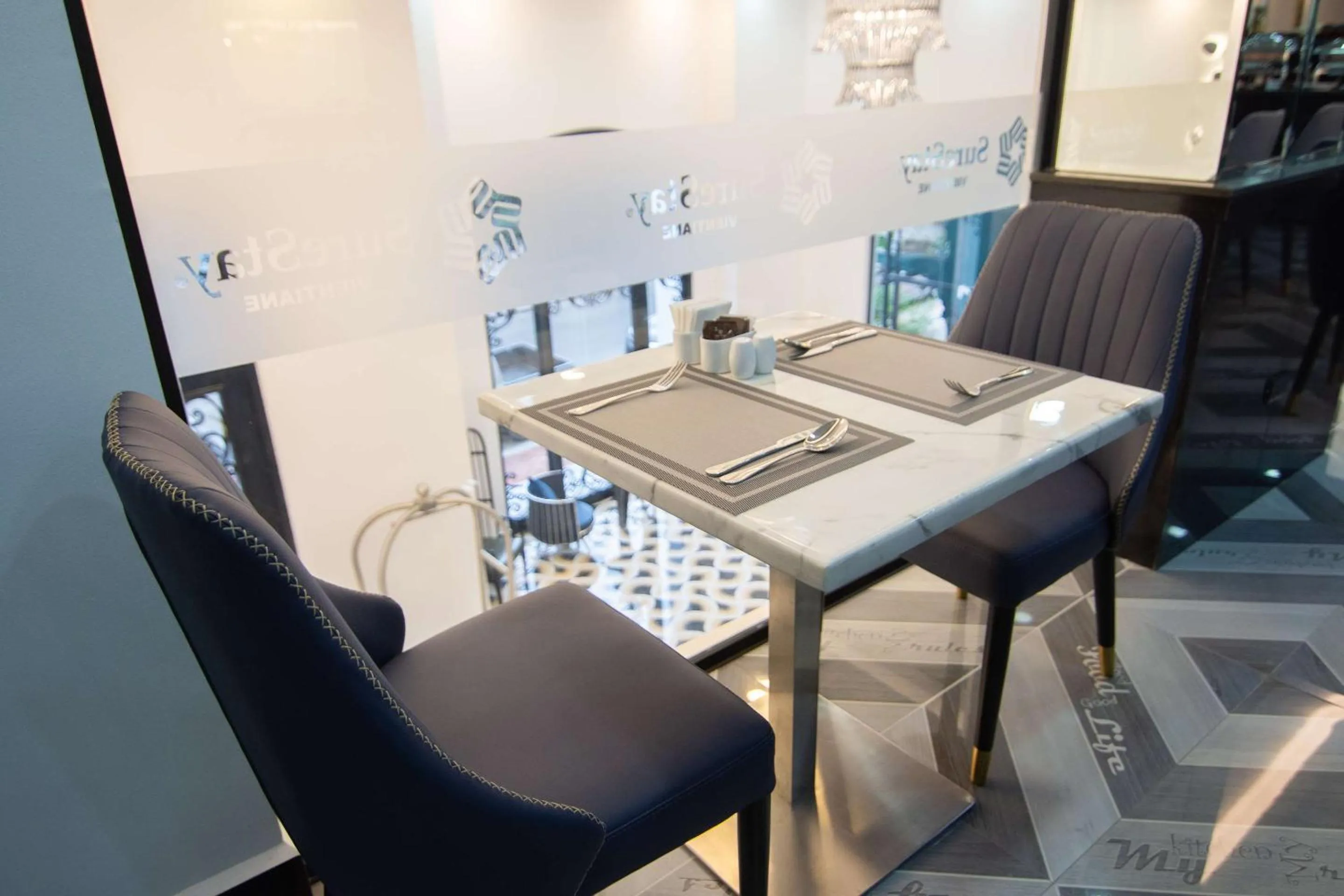 Restaurant/places to eat in SureStay Hotel by Best Western Vientiane