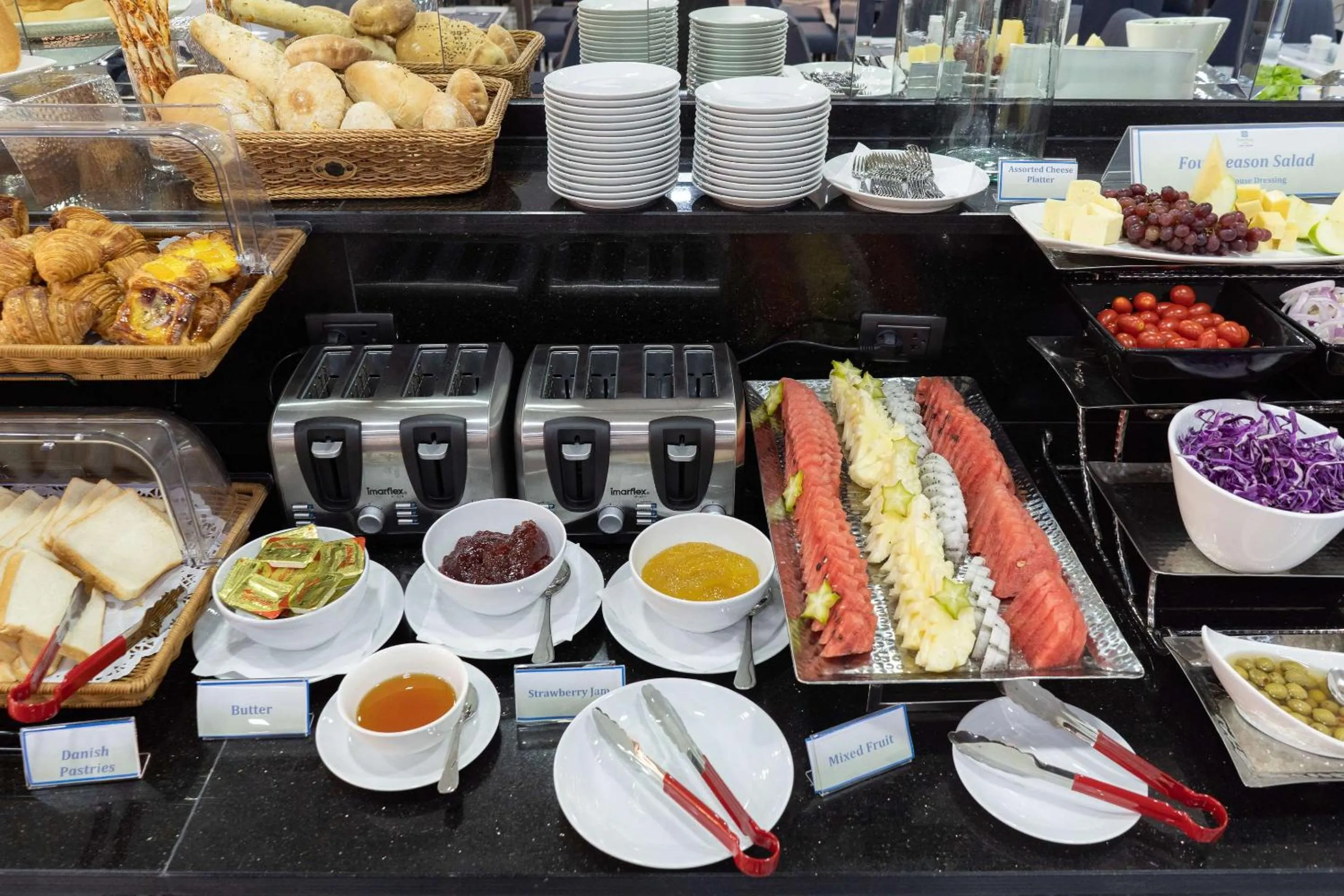 Restaurant/places to eat in SureStay Hotel by Best Western Vientiane