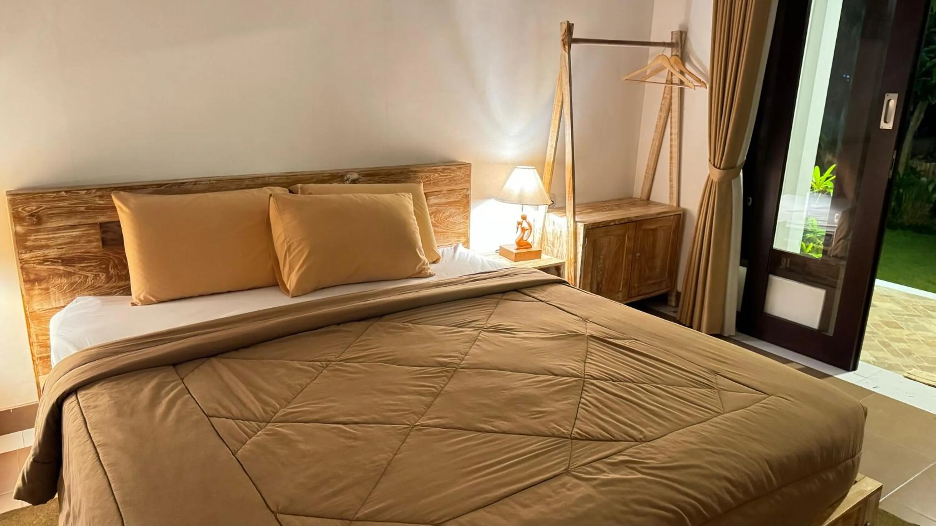 Bed in Batur lake view