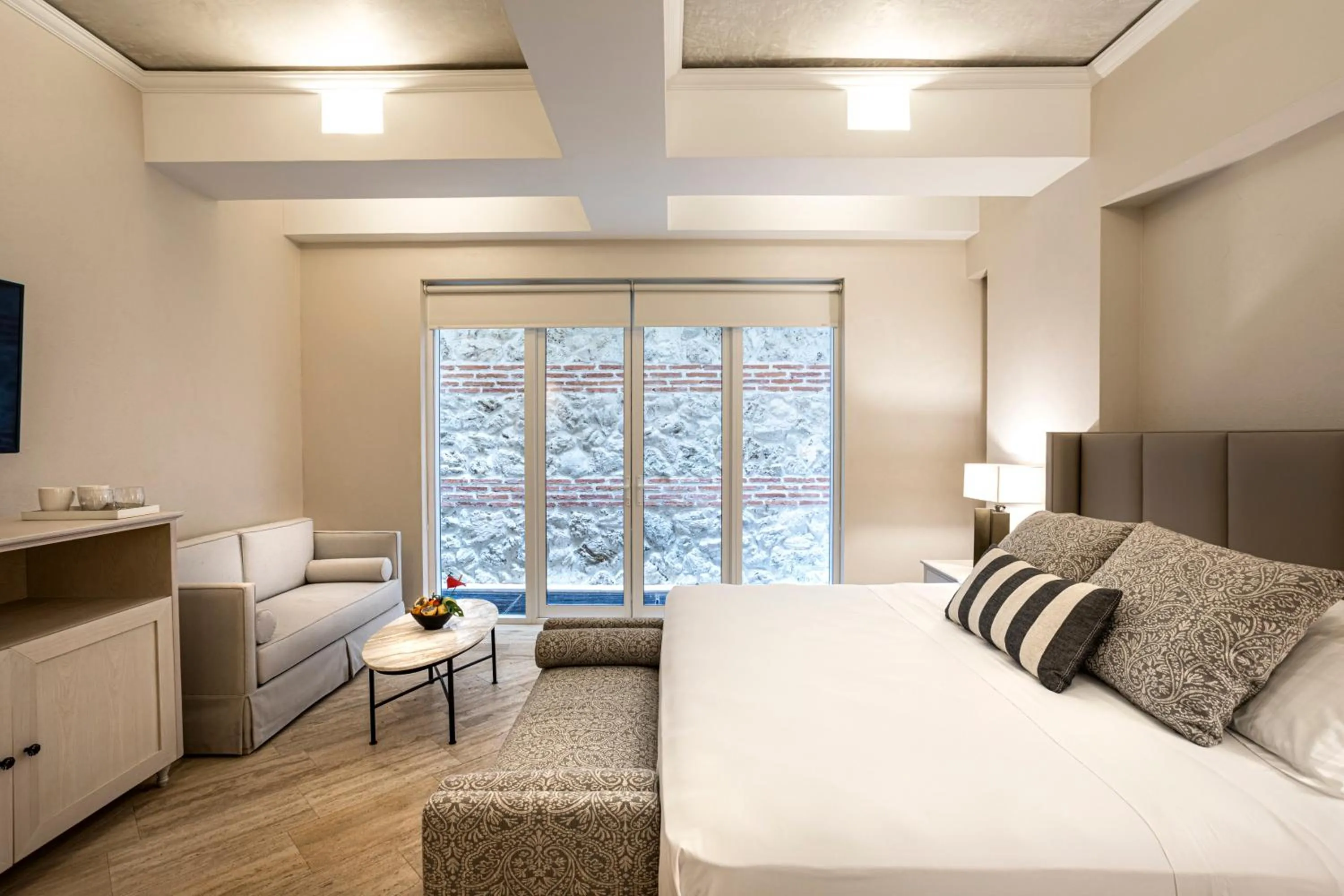 Photo of the whole room, Bed in Eurostars Marqués de Villalta