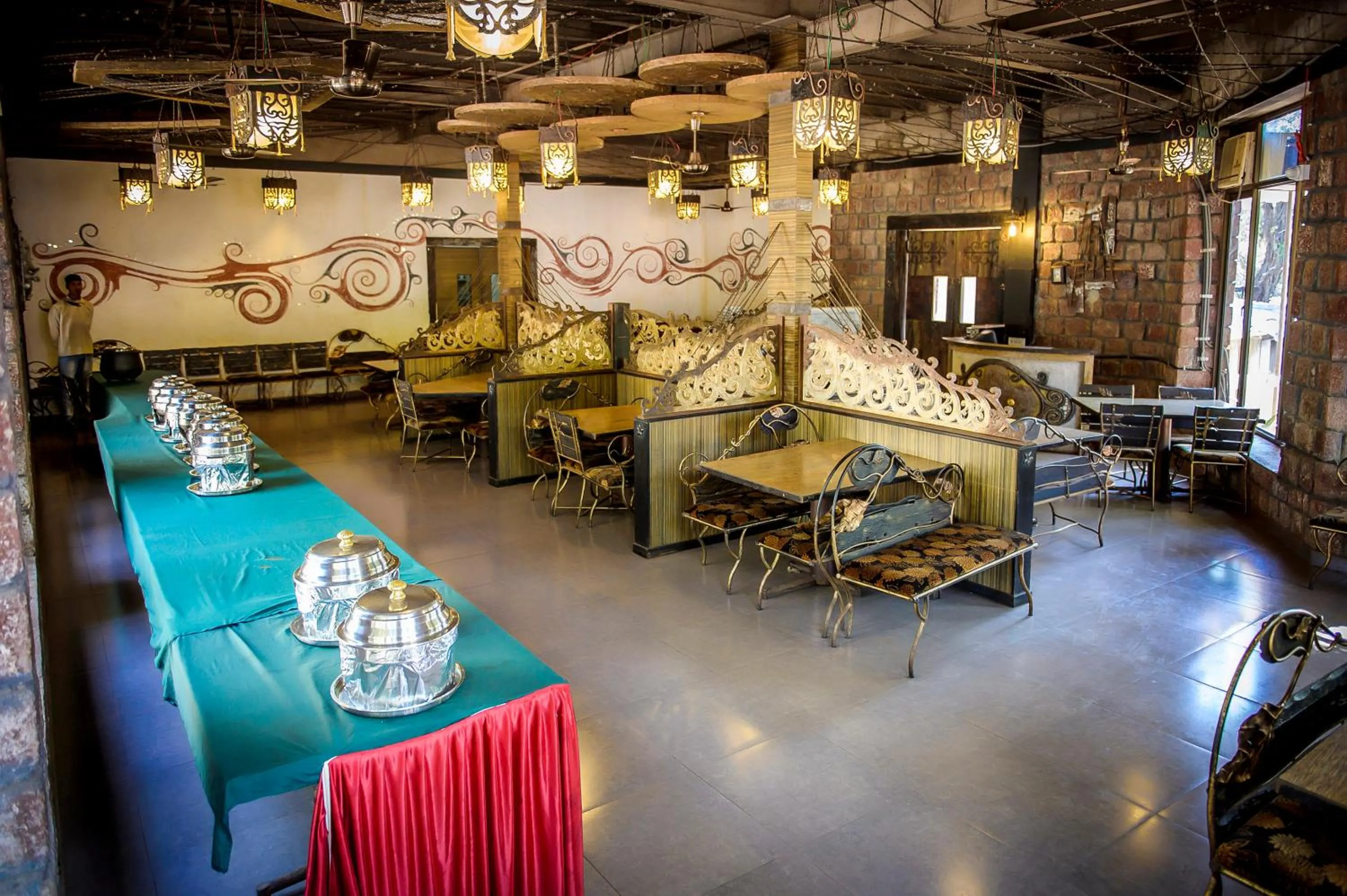 Restaurant/places to eat in Adamo The Village