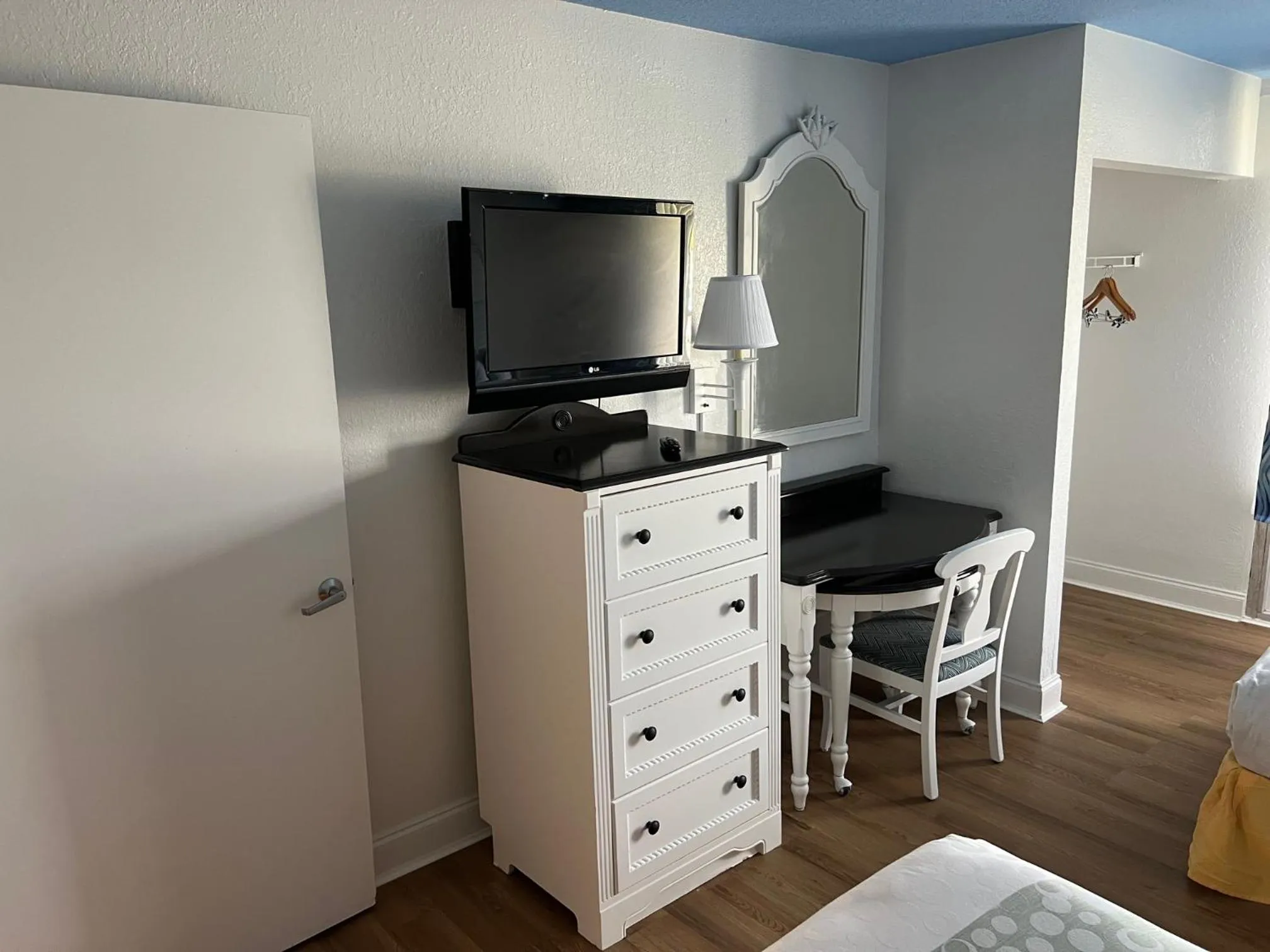 Bedroom in Seralago Hotel & Suites Main Gate East