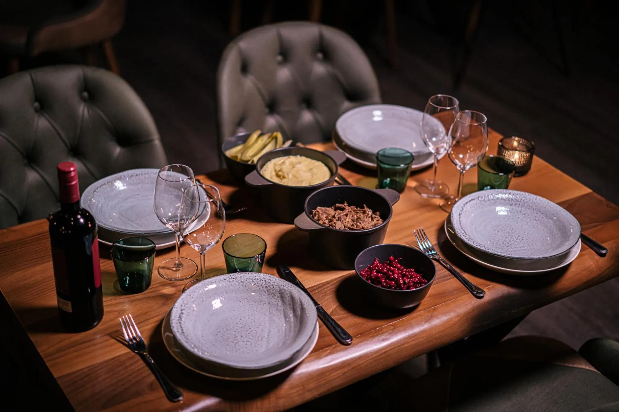 Restaurant/places to eat in Levi Black Apartments