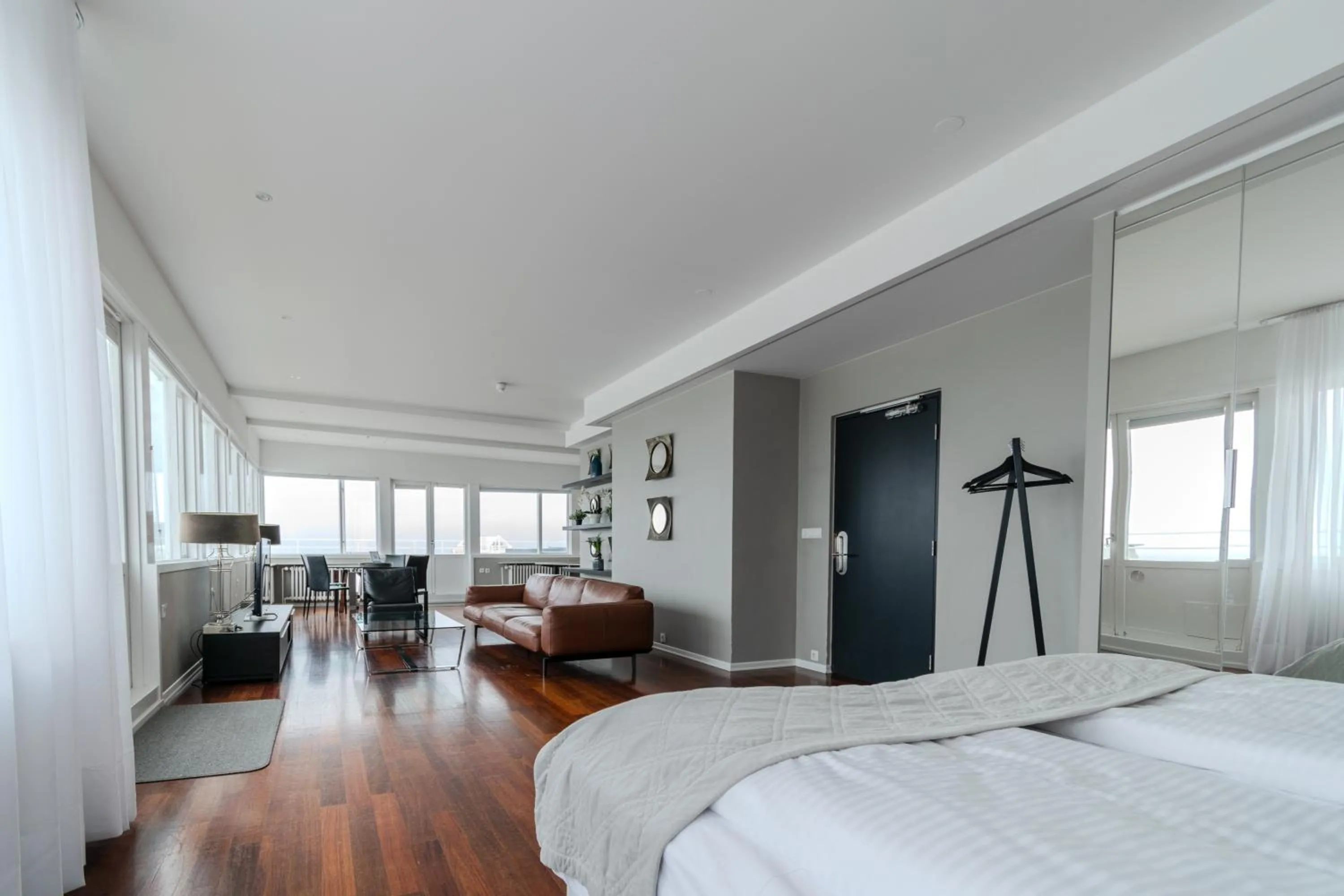 Bed in Midtown Hotel