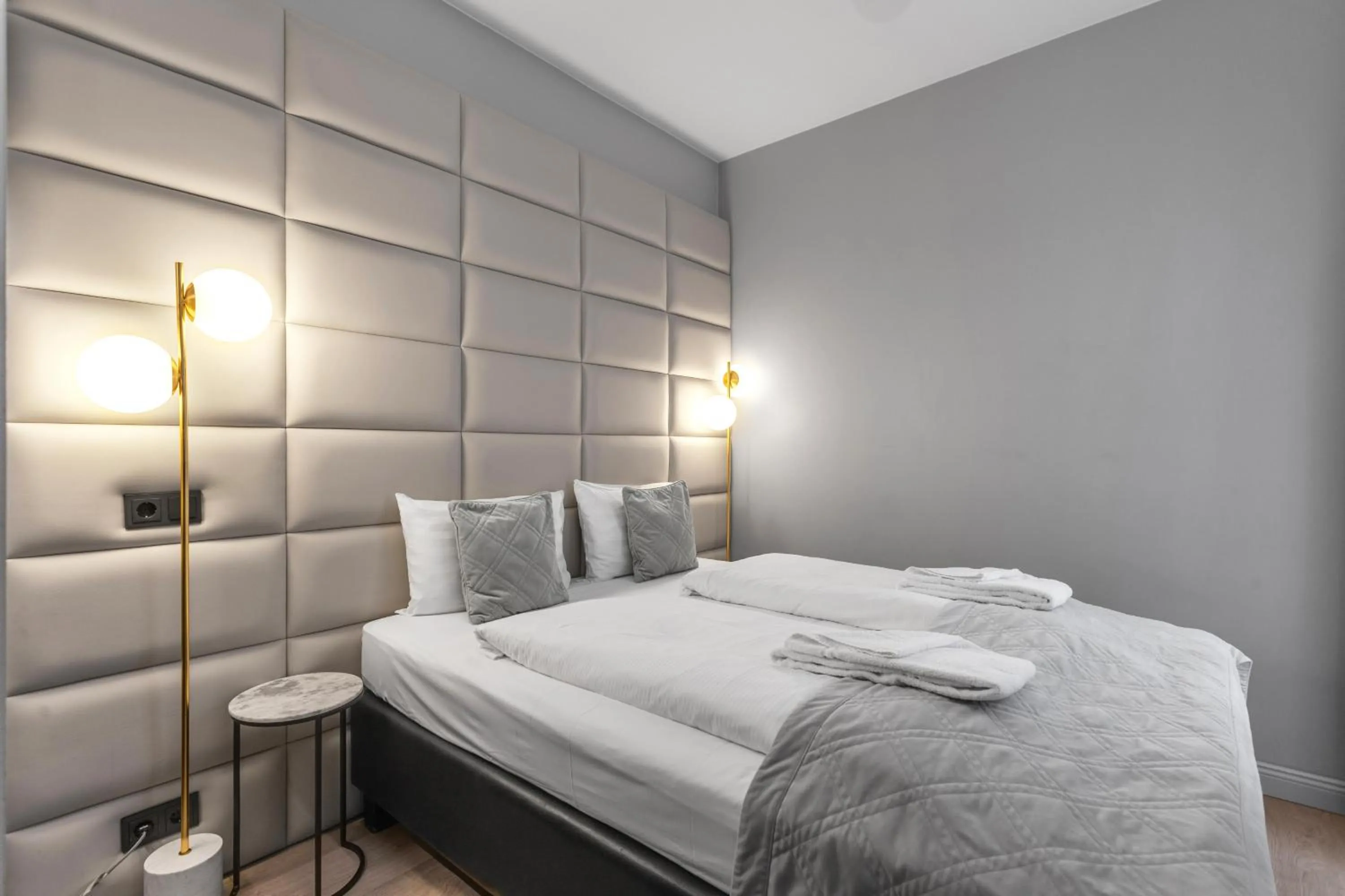 Bed in Midtown Hotel