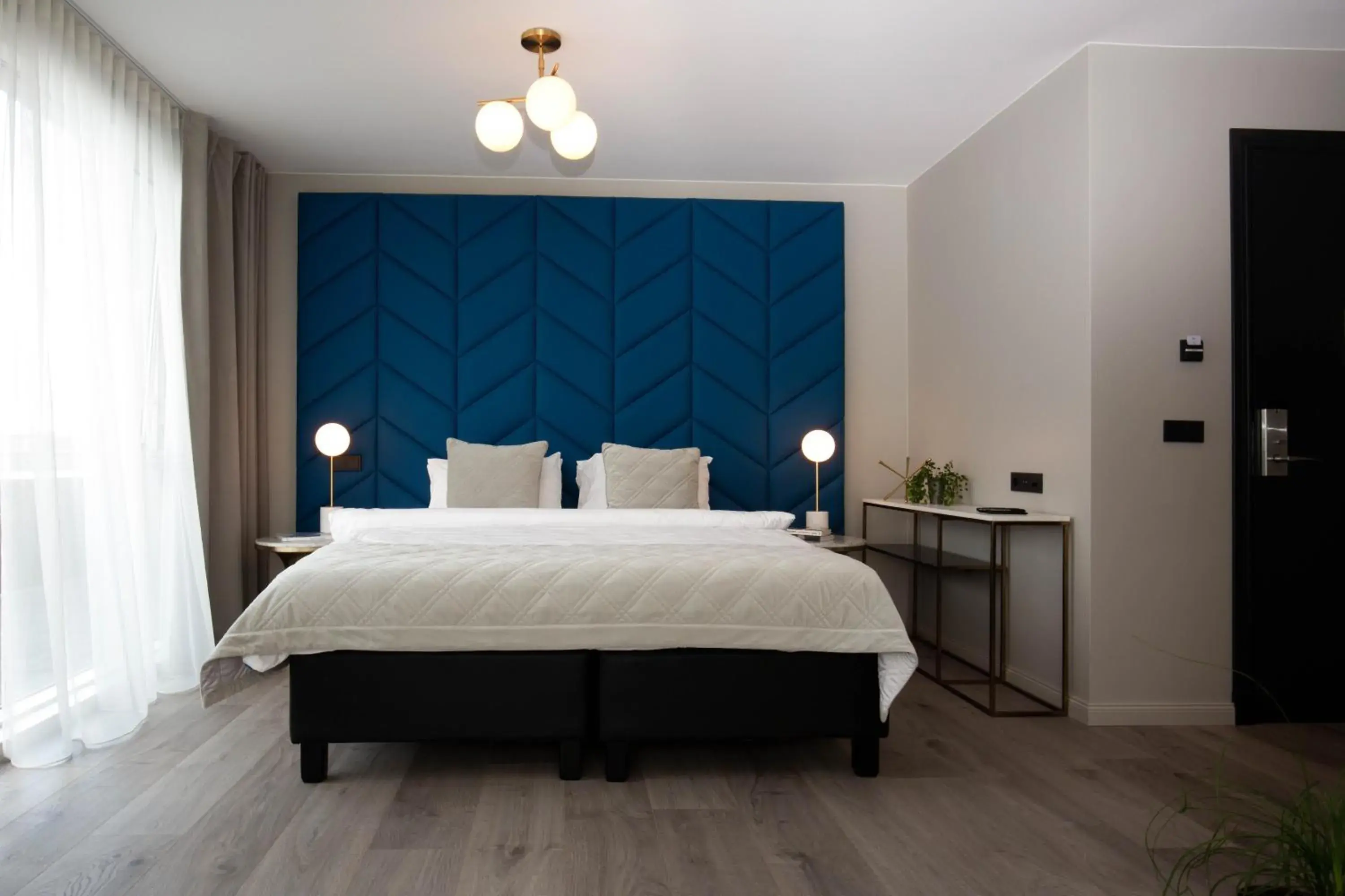 Double Room with Balcony in Midtown Hotel Double Room with Balcony in Midtown Hotel