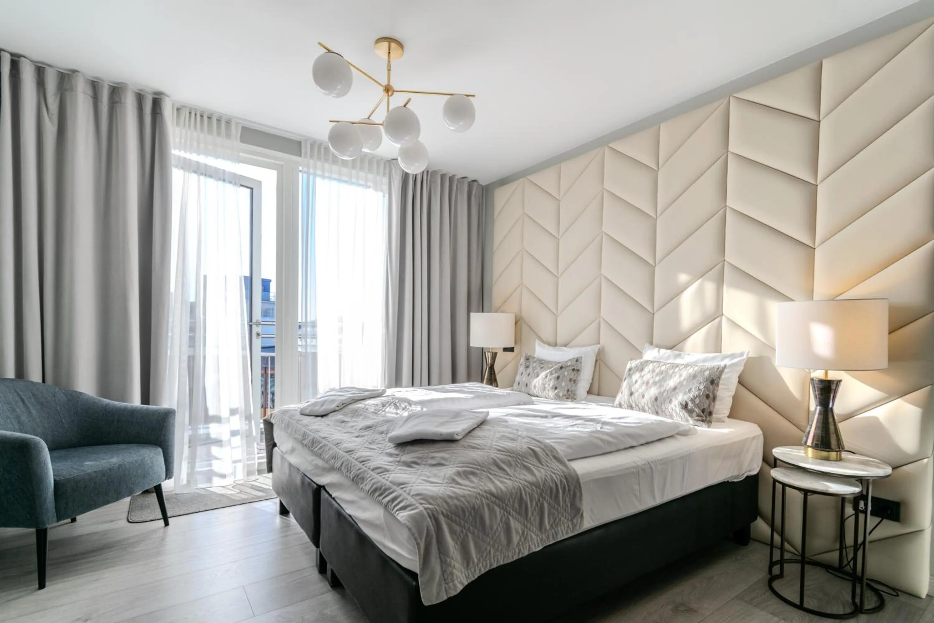 Bedroom, Bed in Midtown Hotel